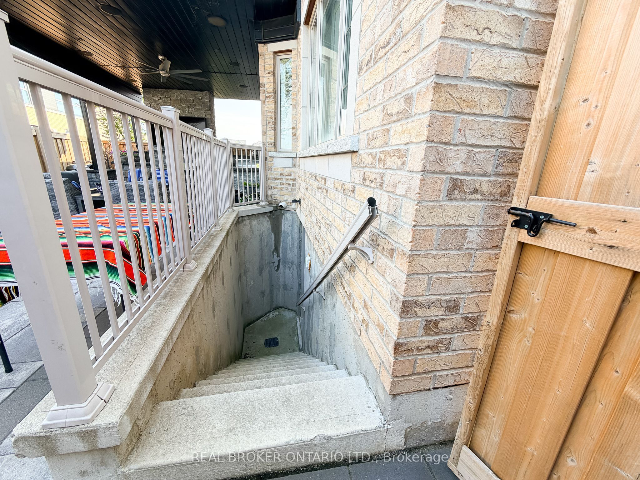 135 Goodwin Crescent Basement, Milton, ON L9E 1H9 photo 2
