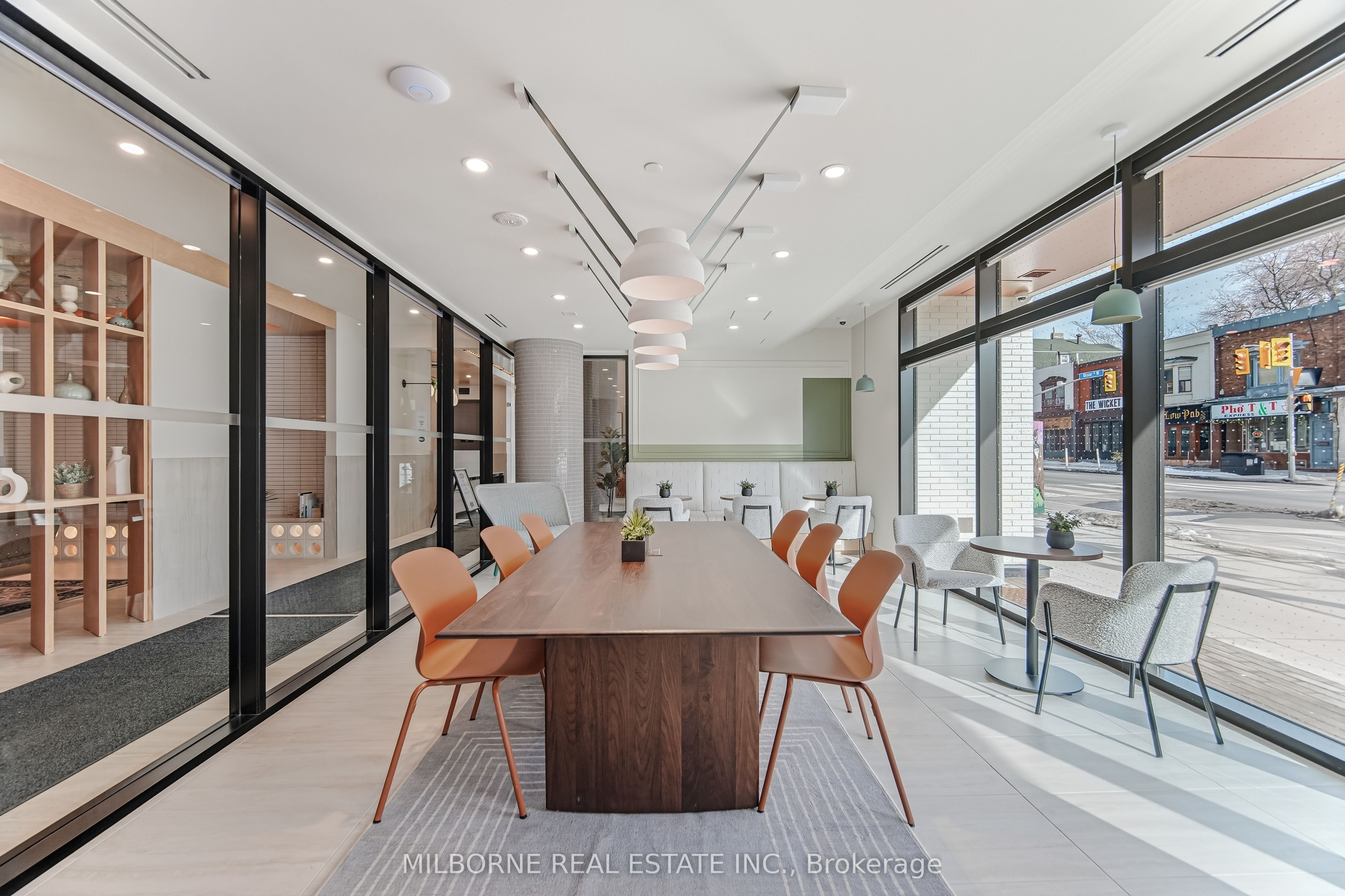 1660 Bloor Street W 909, Toronto, ON M6P 1A8 photo 4