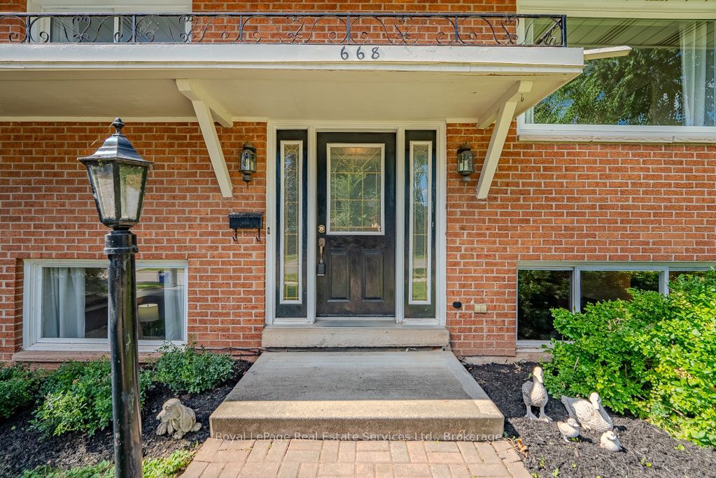 668 Maclaren Drive, Burlington, ON L7N 2Z2 photo 3