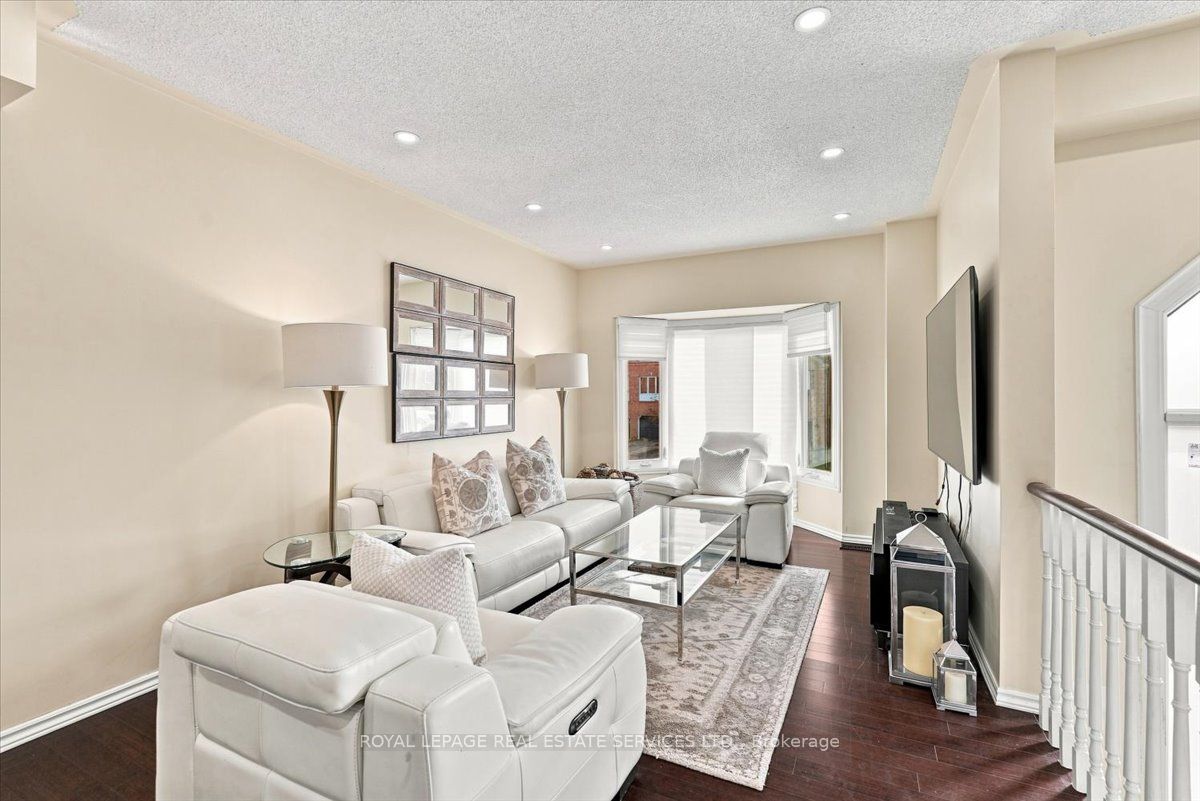 1199 LEEWOOD Drive, Oakville, ON L6M 3B3 photo 5