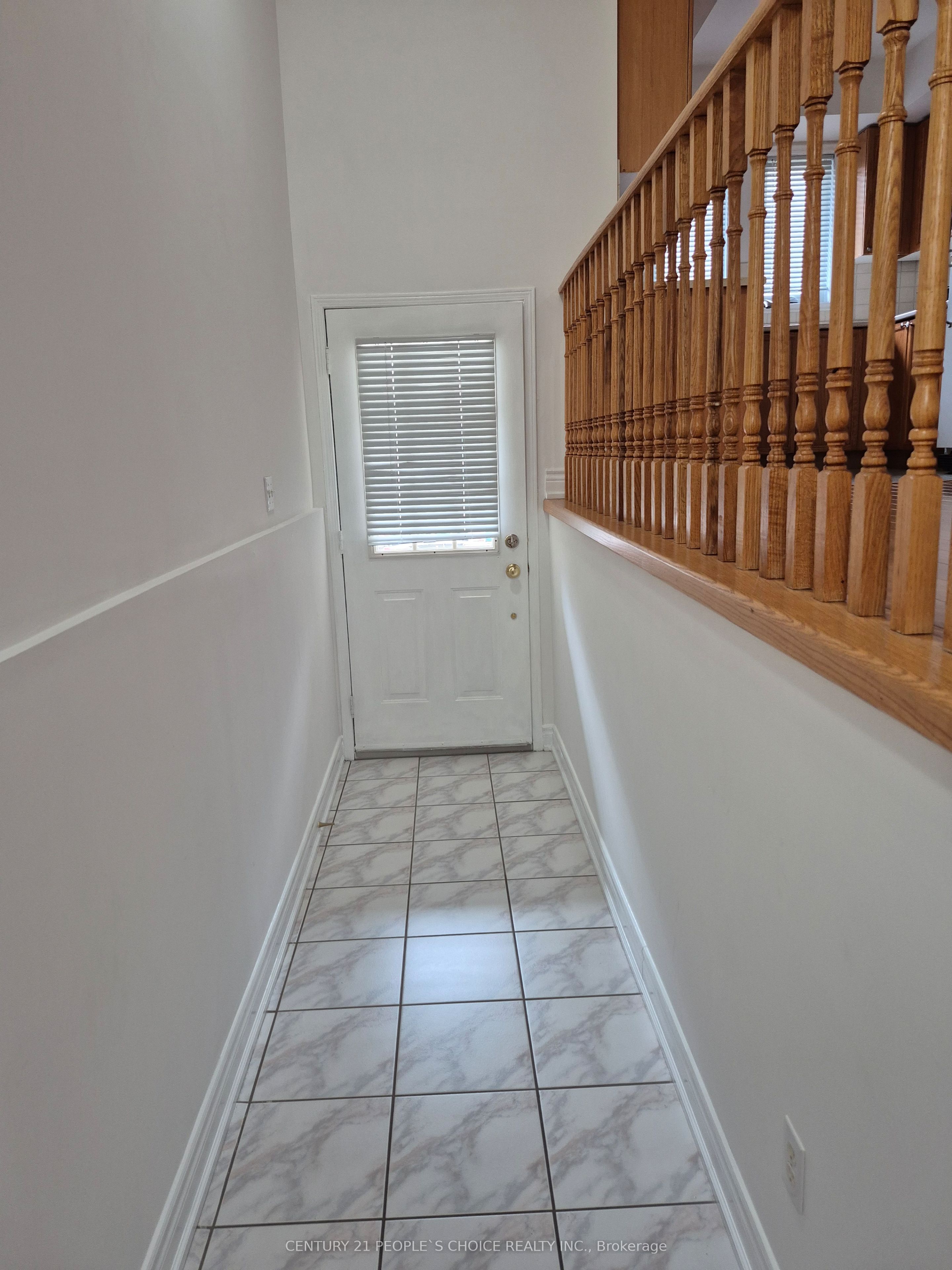 1050 Bristol Road W 111, Mississauga, ON L5V 2E8 photo 3