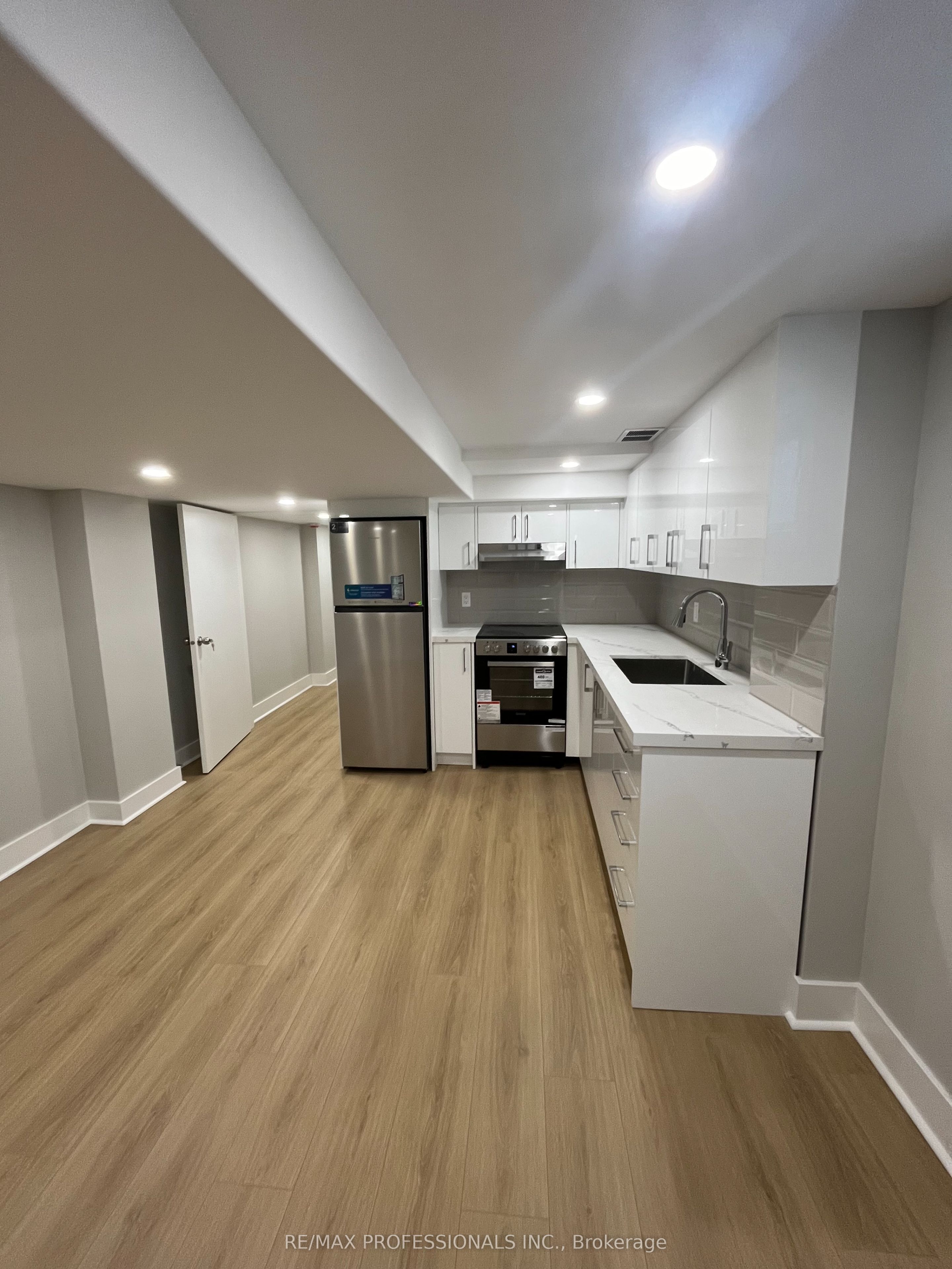 41 Tavistock Road B, Toronto, ON M3M 2N5 photo 2
