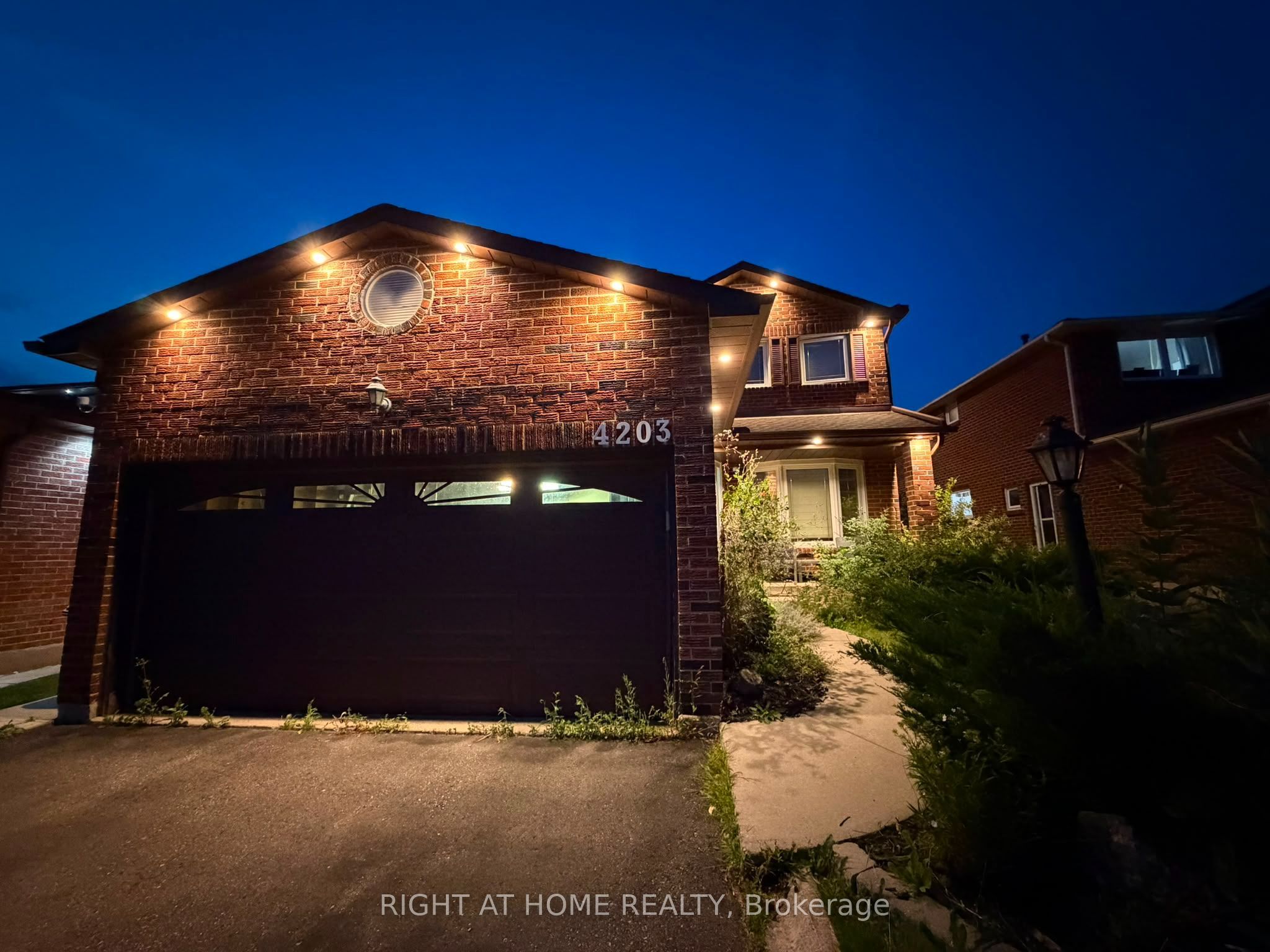 4203 Colonial Drive, Mississauga, ON L5L 4C1