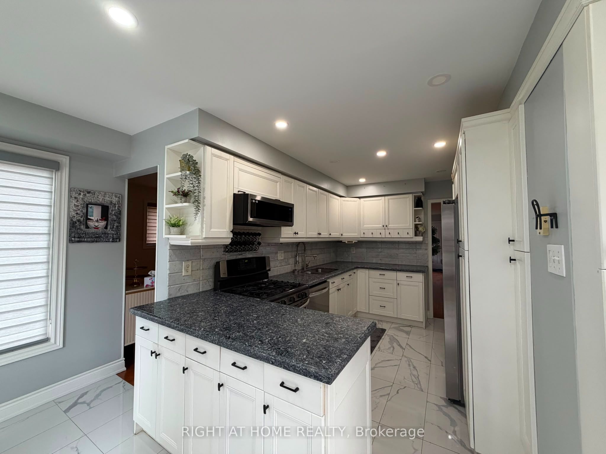 4203 Colonial Drive, Mississauga, ON L5L 4C1 photo 4