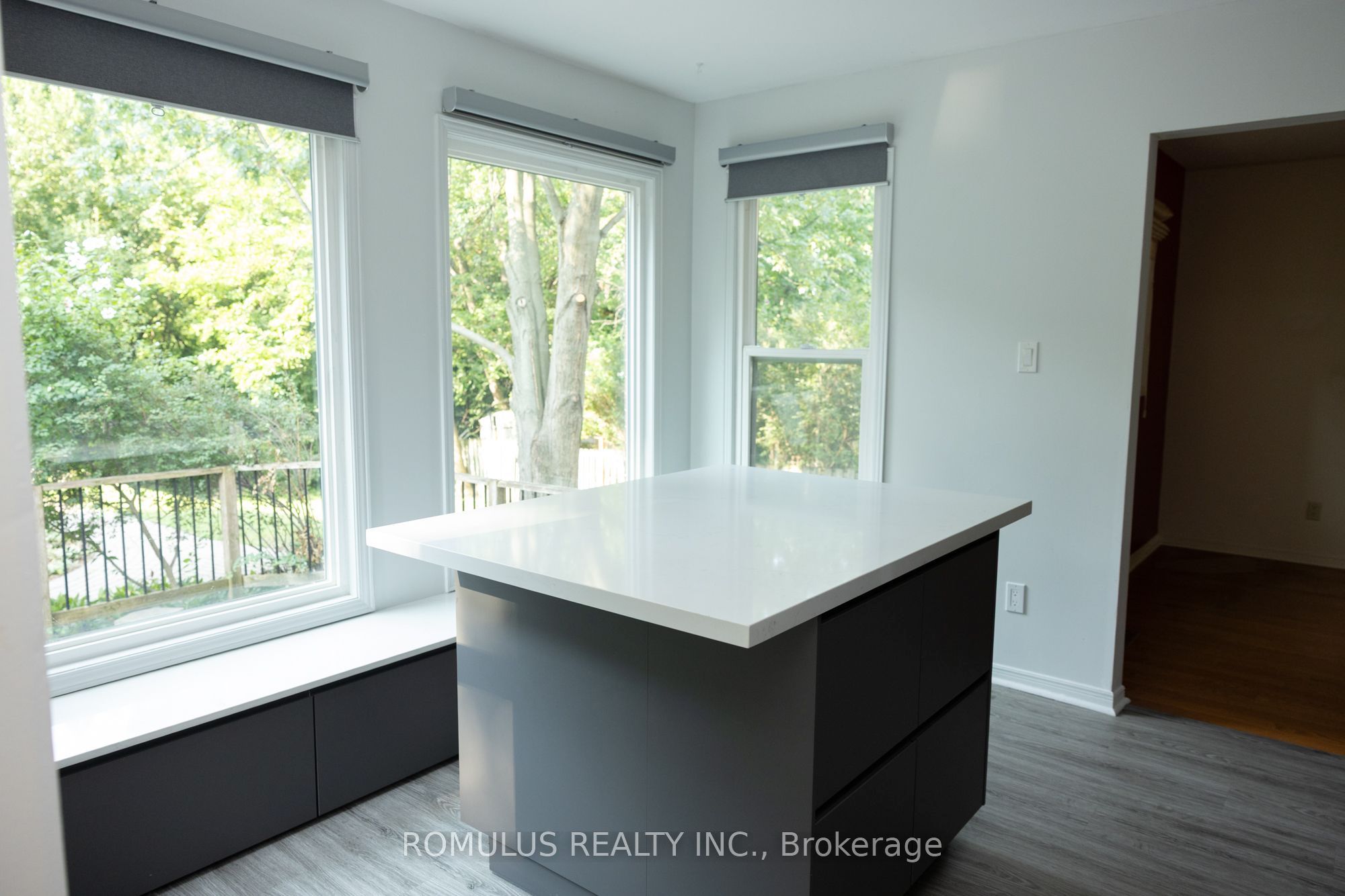 280 King Andrew Drive, Mississauga, ON L4Z 1P8 photo 3