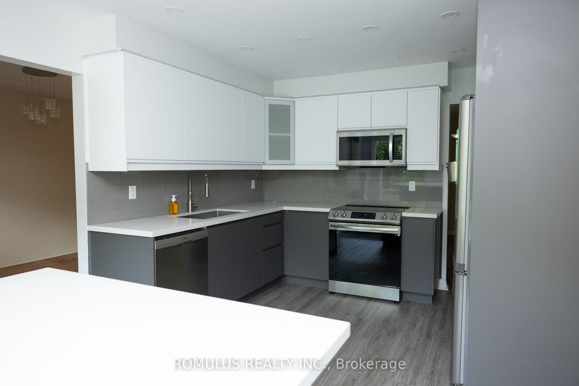280 King Andrew Drive, Mississauga, ON L4Z 1P8 photo 4