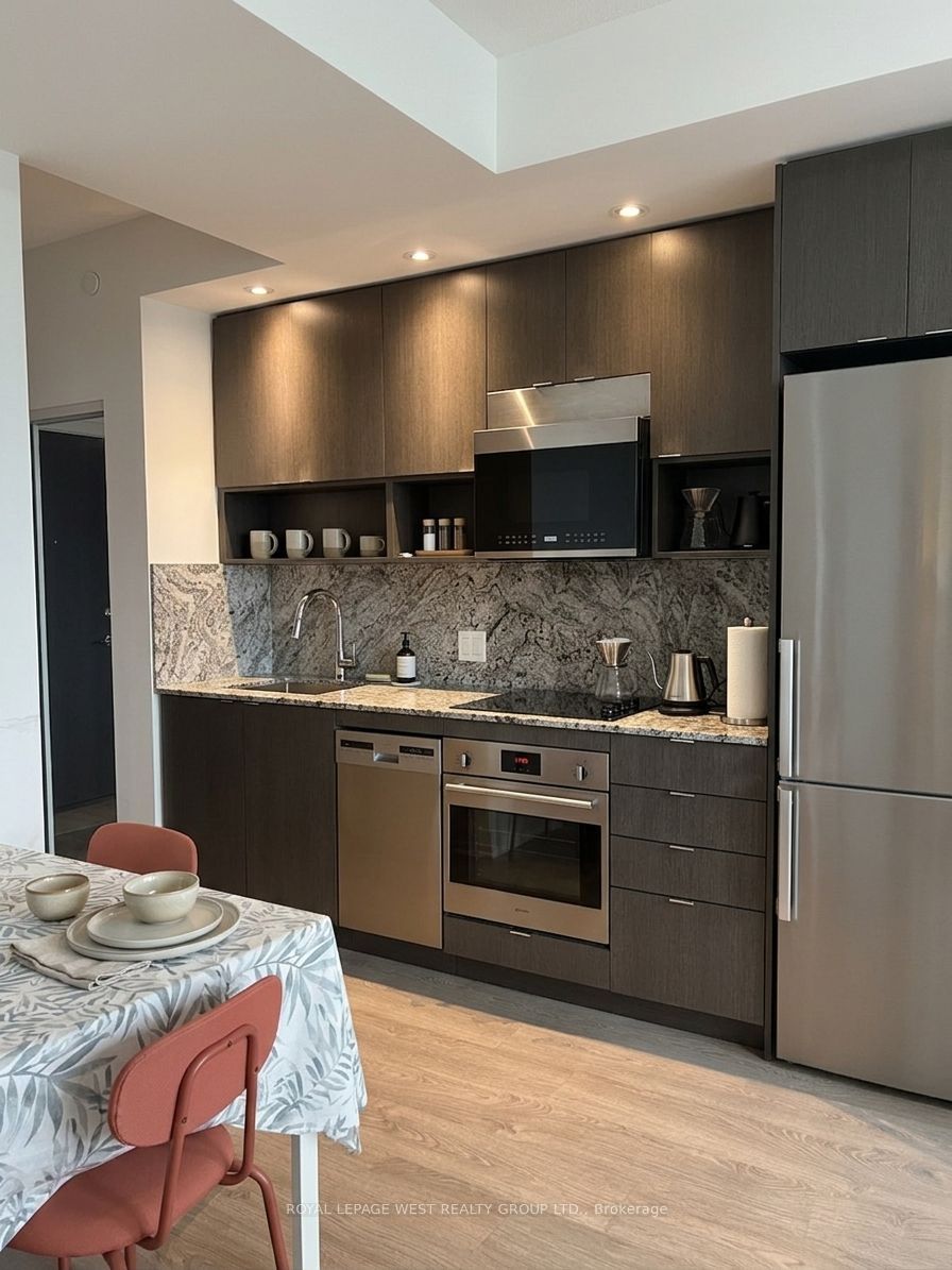 9 mabelle Avenue 3015, Toronto, ON M9A 4Y1 photo 3