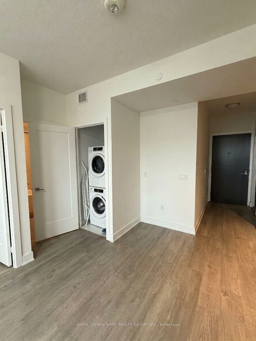 9 mabelle Avenue 3015, Toronto, ON M9A 4Y1 photo 4