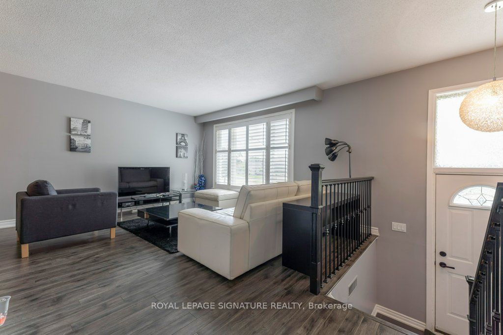 676 Abana Road, Mississauga, ON L5A 1H4 photo 3