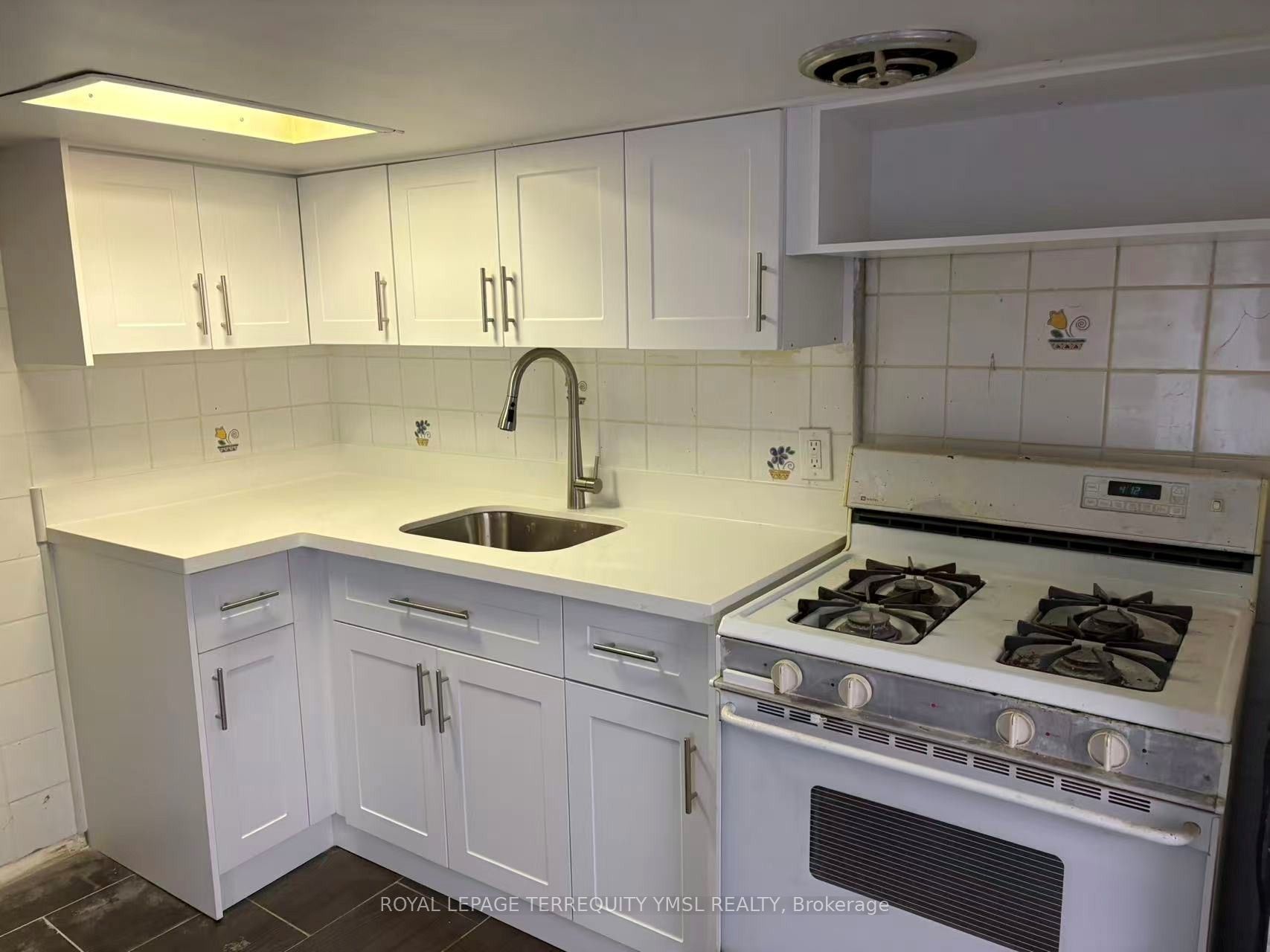 1228 Dufferin Street Basement, Toronto, ON M6H 4C1