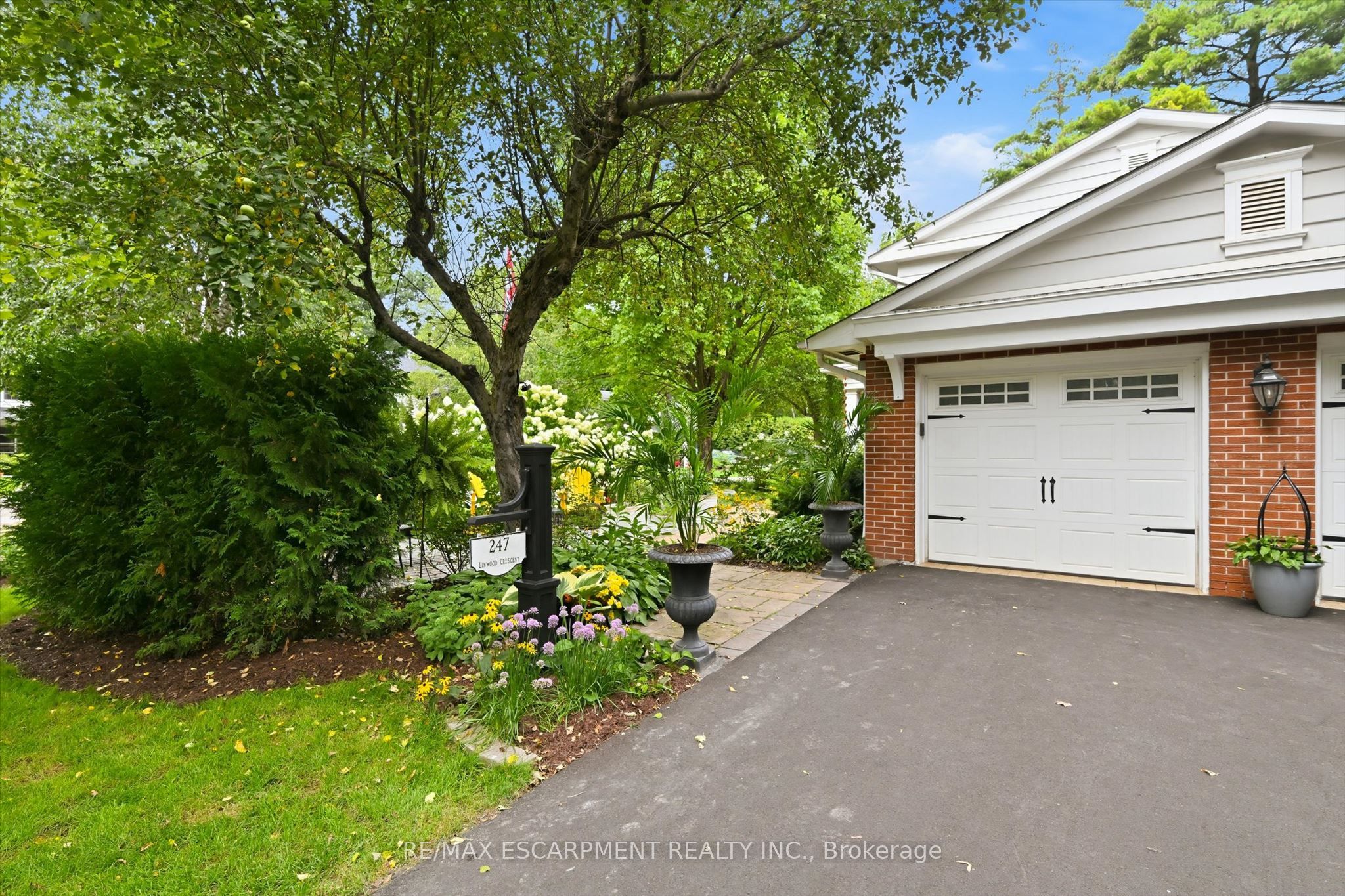 247 Linwood Crescent, Burlington, ON L7L 4A2 photo 5