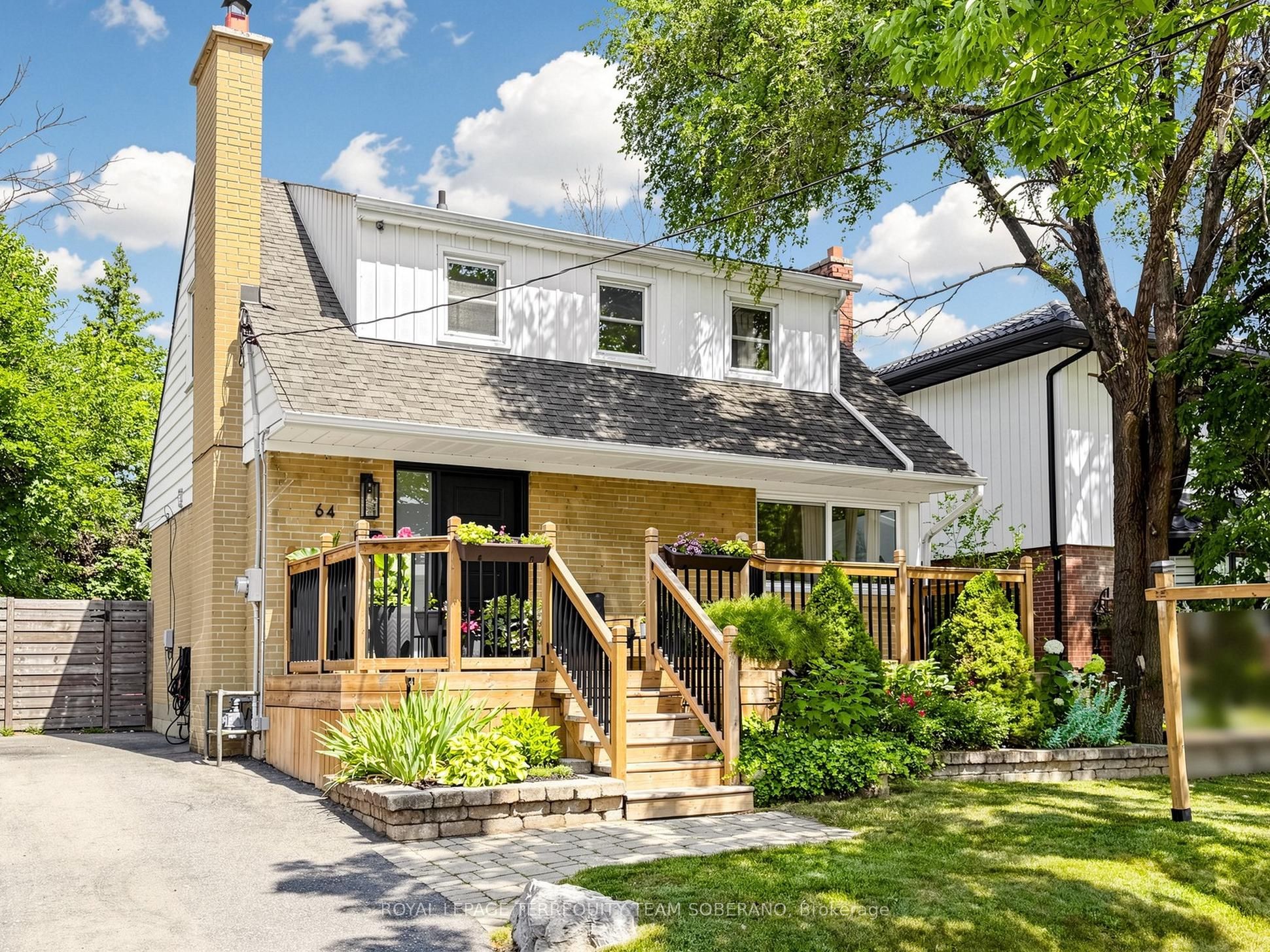 64 Clearbrooke Circle, Toronto, ON M9W 2E5 photo 3
