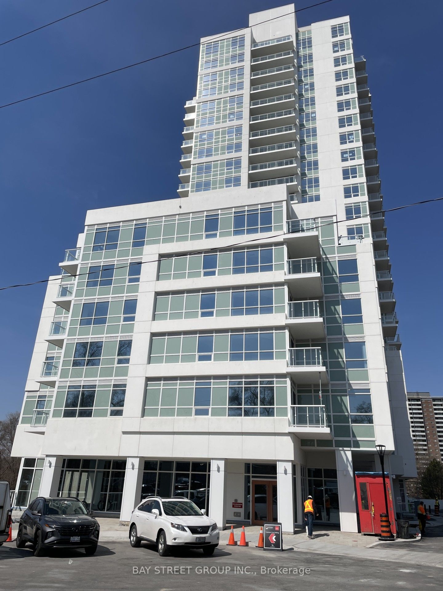 10 Wilby Crescent 809, Toronto, ON M9N 1E5