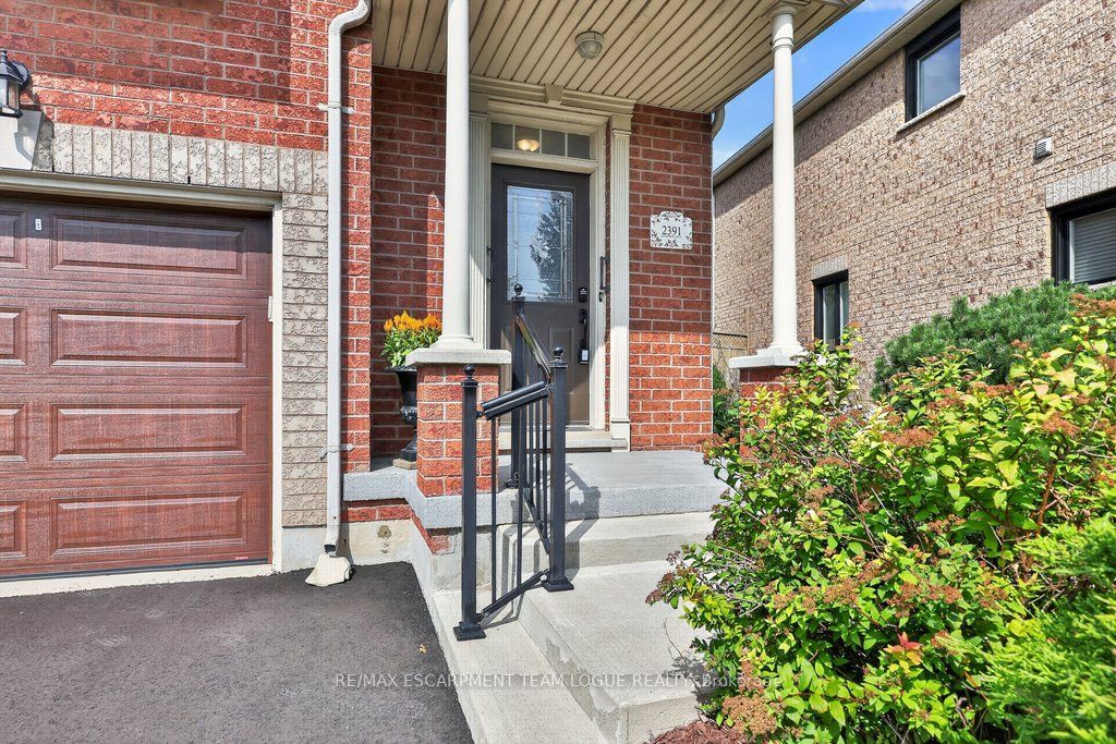2391 DALEBROOK Drive, Oakville, ON L6H 6K4 photo 4