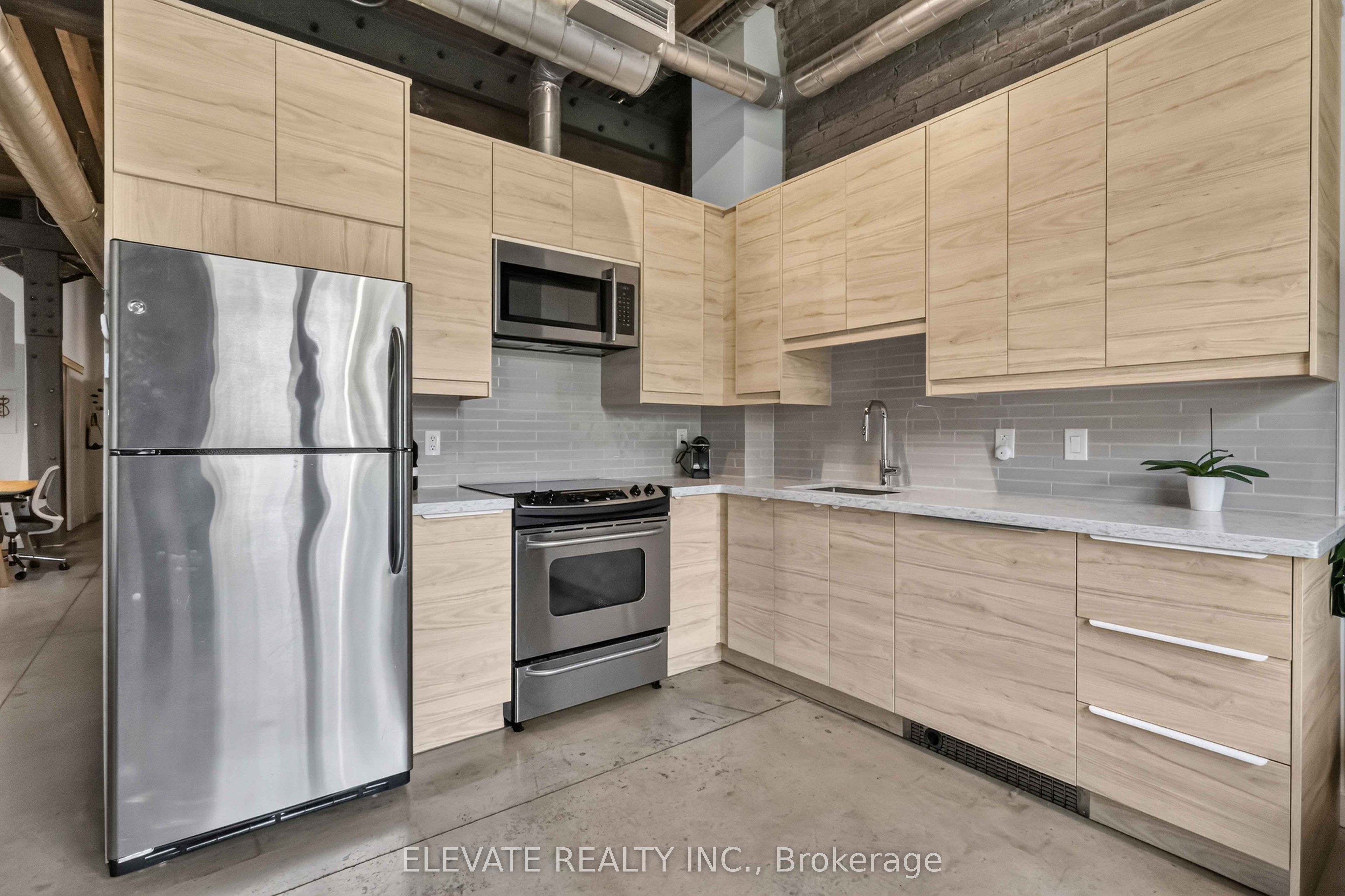 363 Sorauren Avenue 312, Toronto, ON M6R 3C1 photo 4