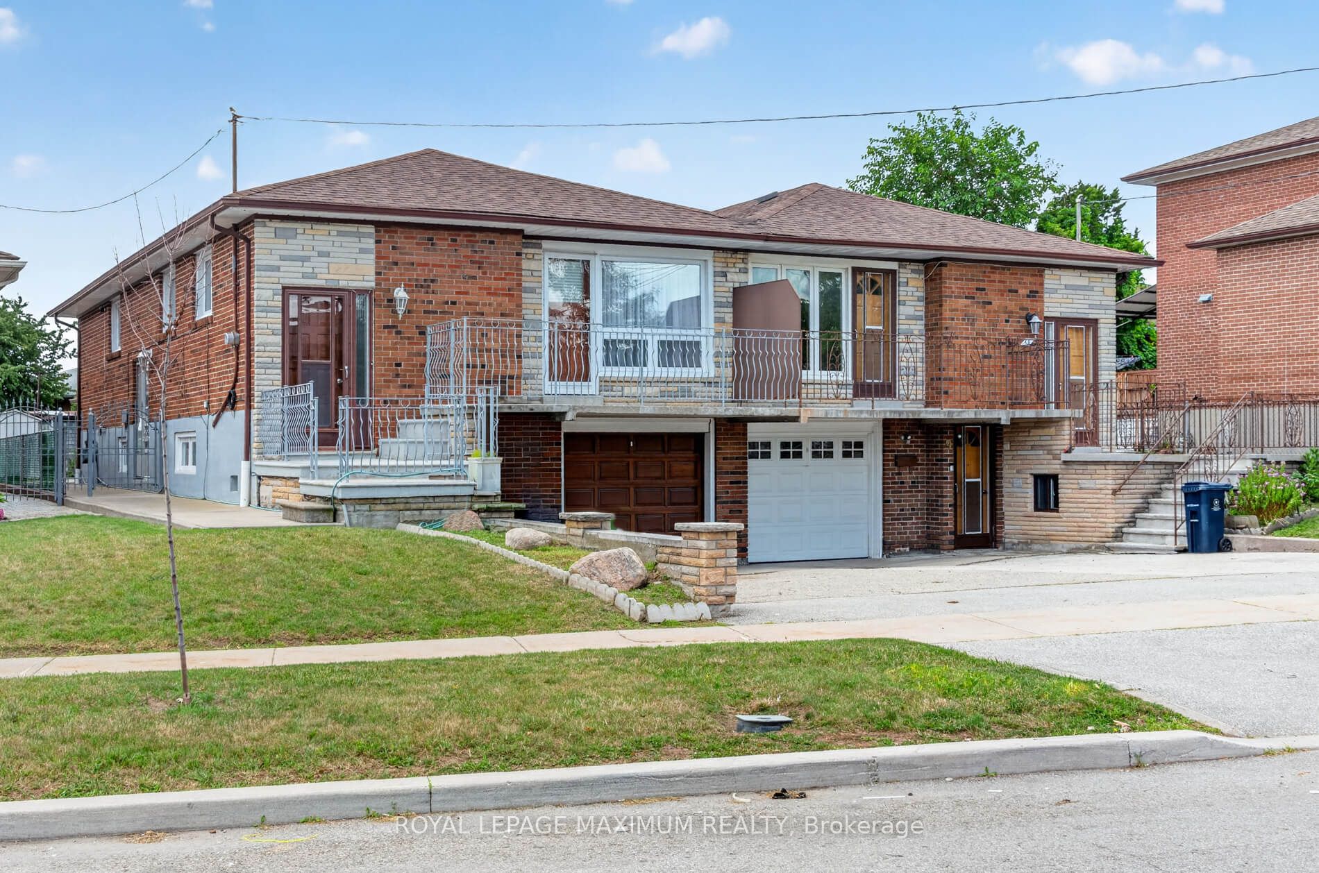 11 Hisey Crescent, Toronto, ON M3N 1T9 photo 2