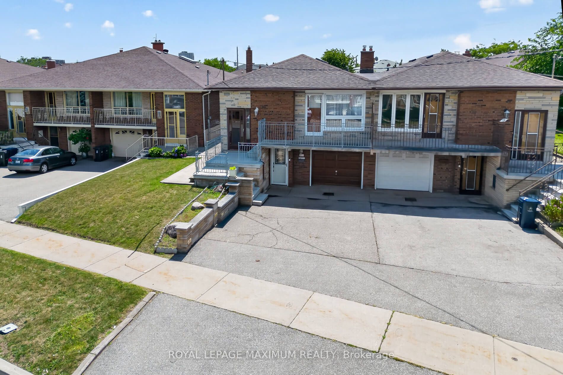 11 Hisey Crescent, Toronto, ON M3N 1T9 photo 3