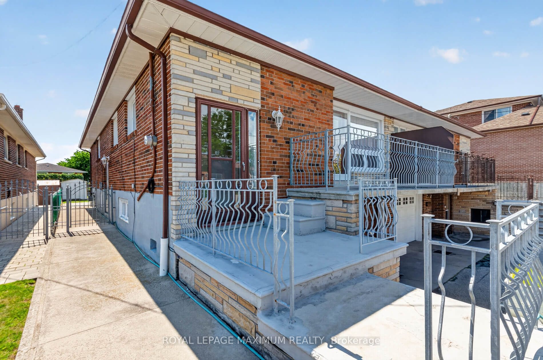 11 Hisey Crescent, Toronto, ON M3N 1T9 photo 5