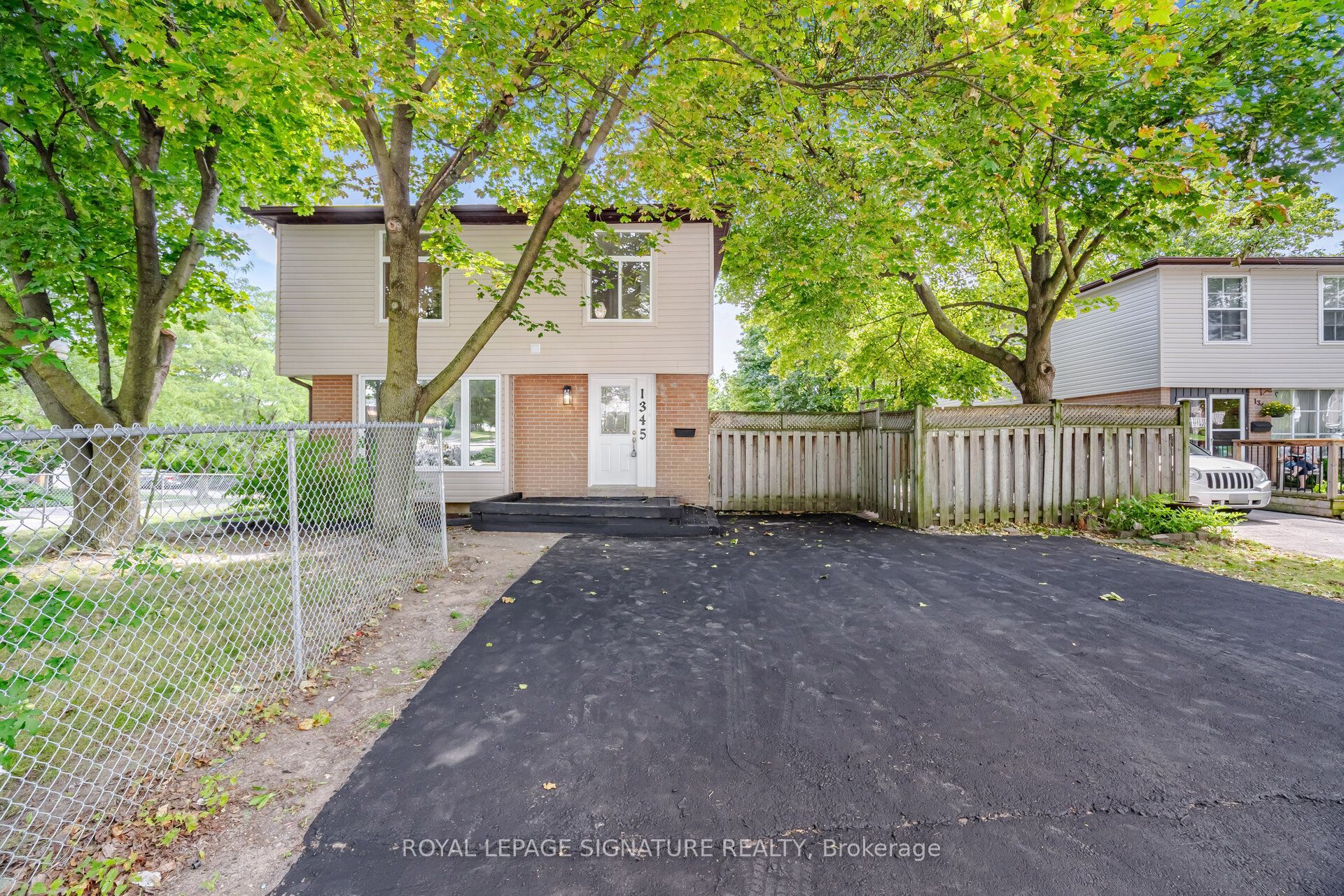 1345 Playford Road, Mississauga, ON L5J 3V9 photo 2