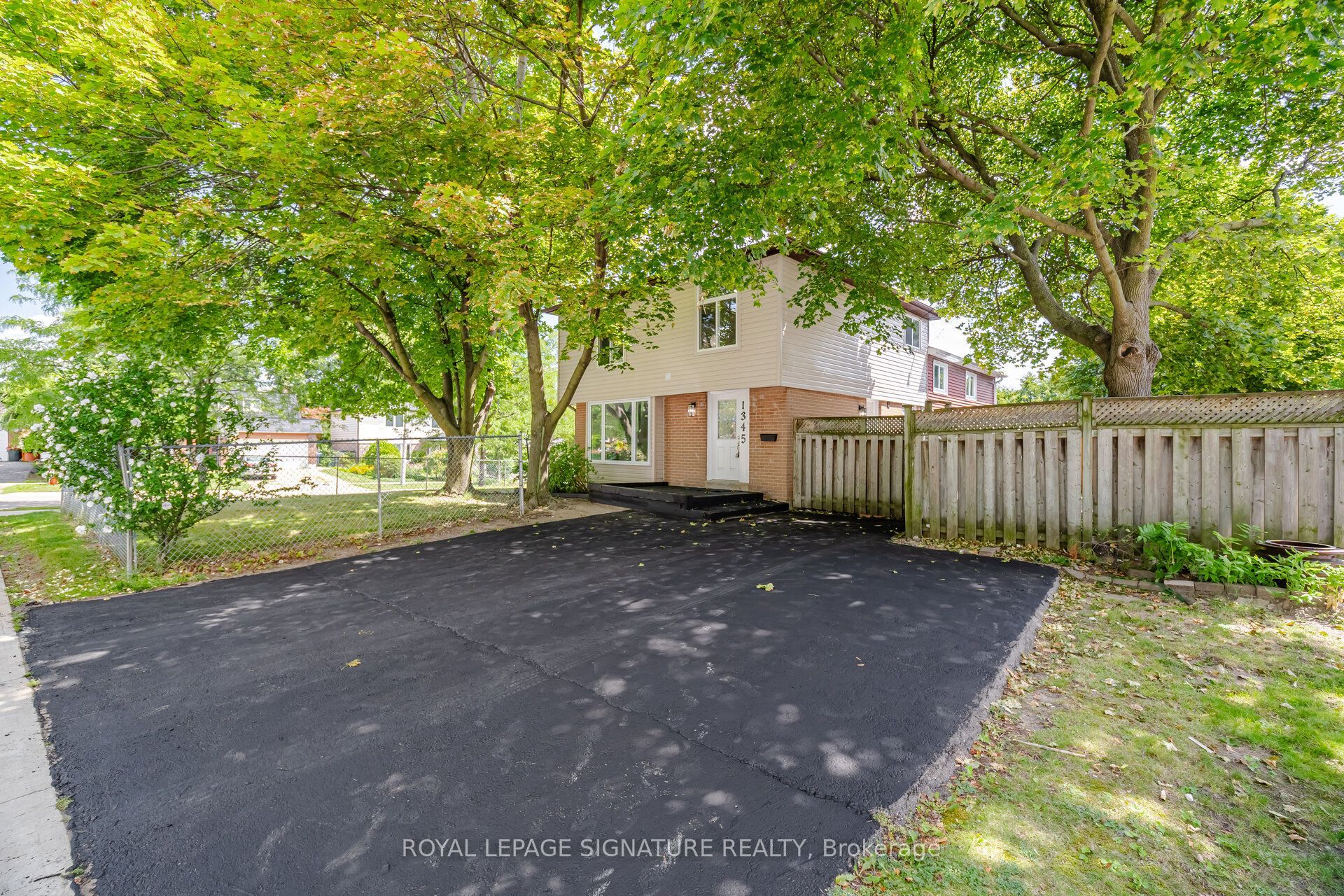 1345 Playford Road, Mississauga, ON L5J 3V9 photo 3
