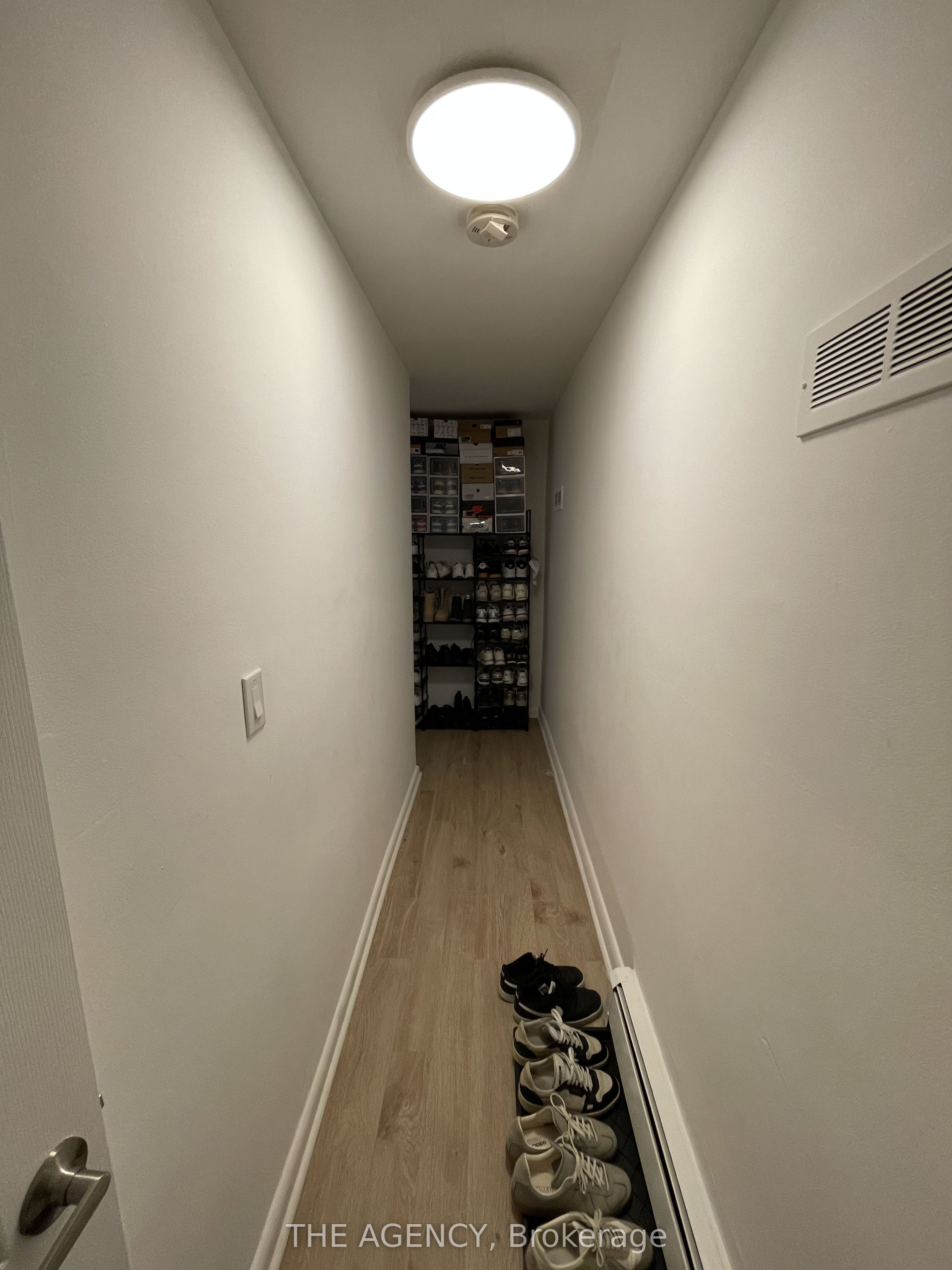 2940 Dundas Street W 4, Toronto, ON M6P 1Y8 photo 2