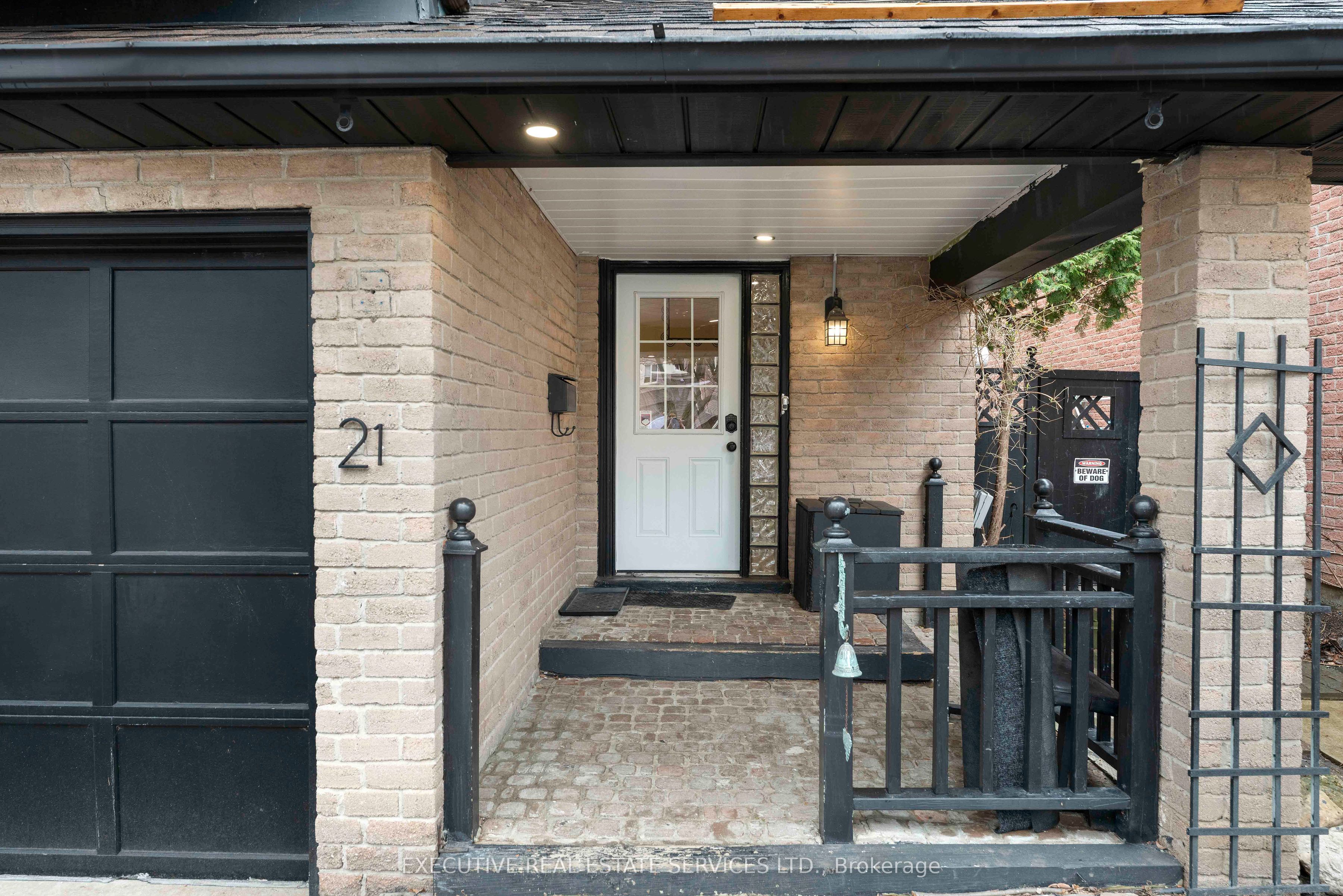 21 Garden Avenue, Brampton, ON L6X 1M4 photo 3