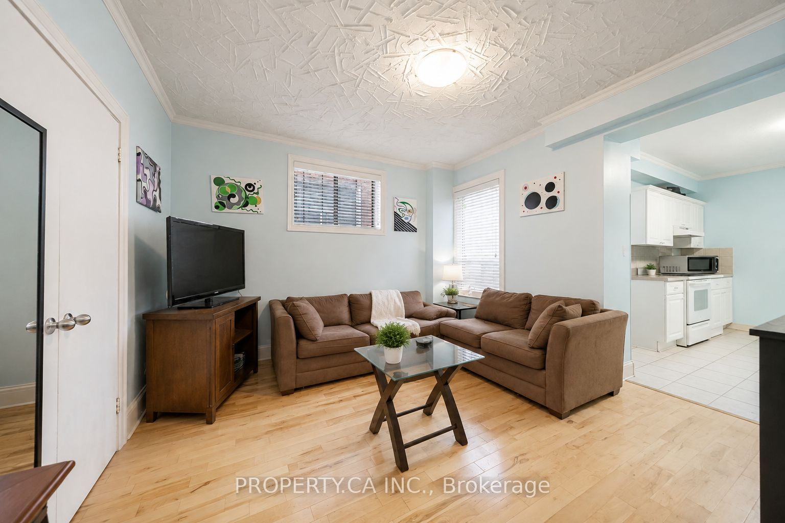 107 Runnymede Road 1, Toronto, ON M6S 2Y4 photo 3
