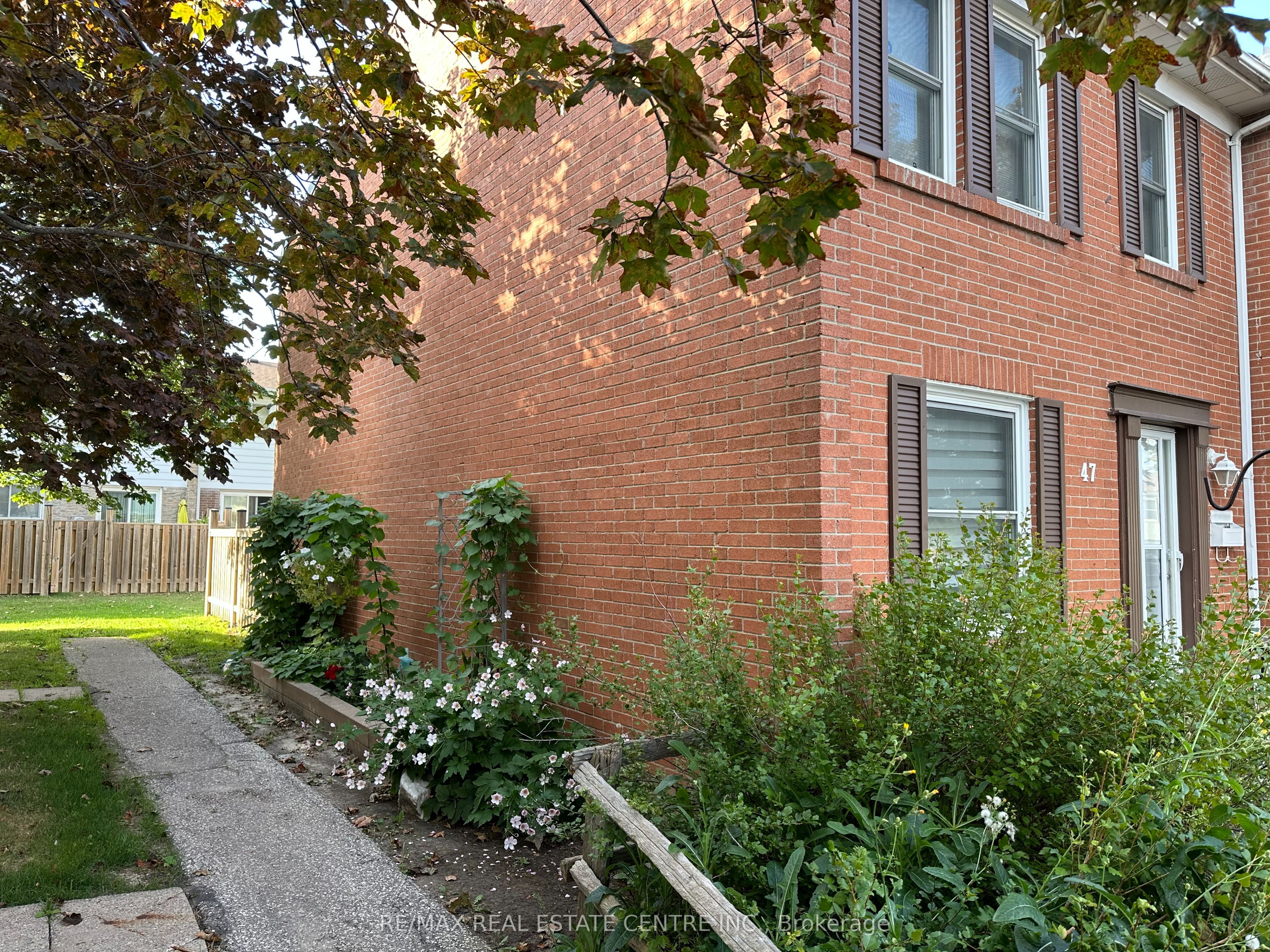 1020 Central Park Drive 47, Brampton, ON L6S 3J5 photo 2