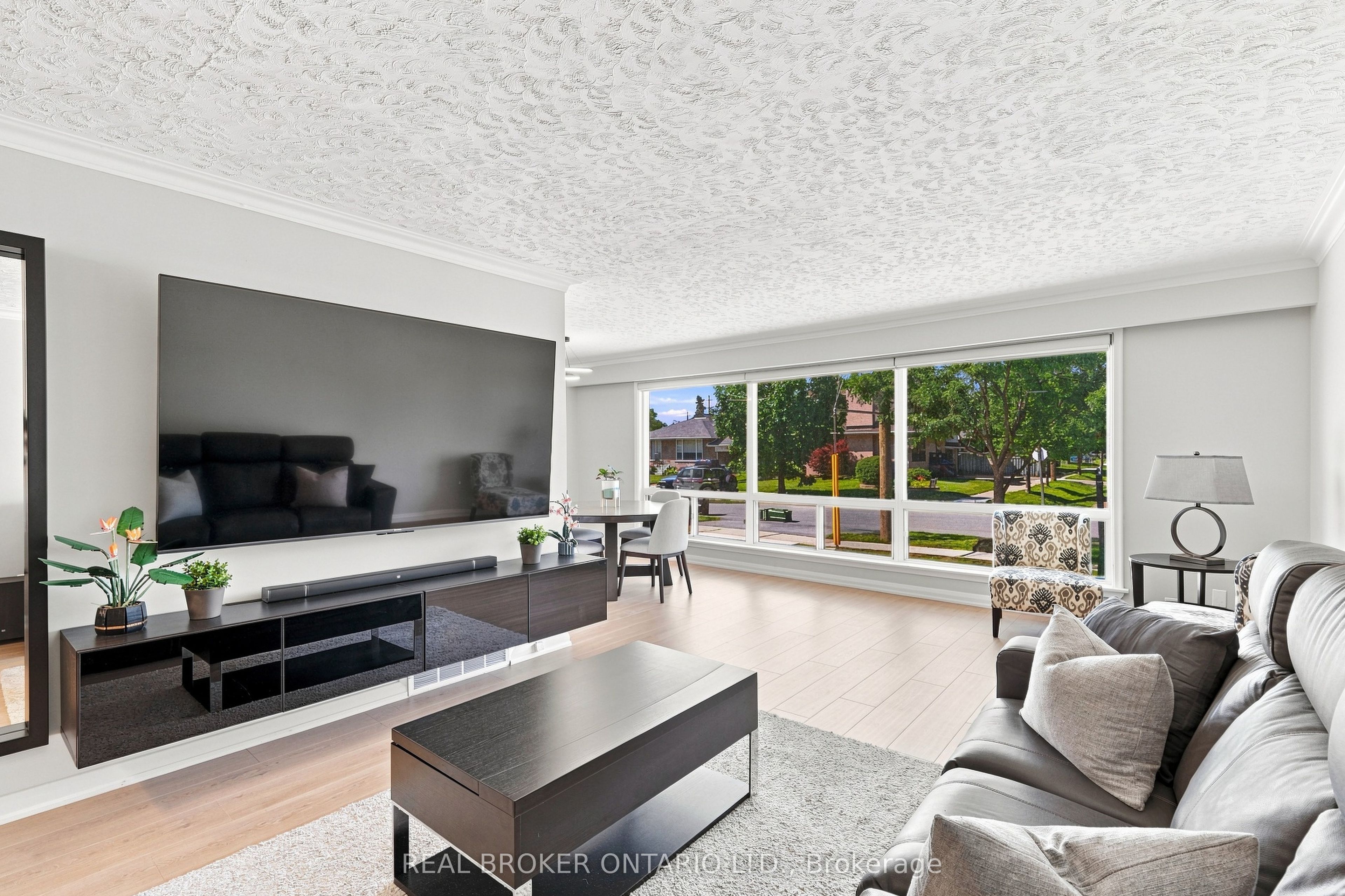 7 Allison Drive, Toronto, ON M8Z 3Z9 photo 4