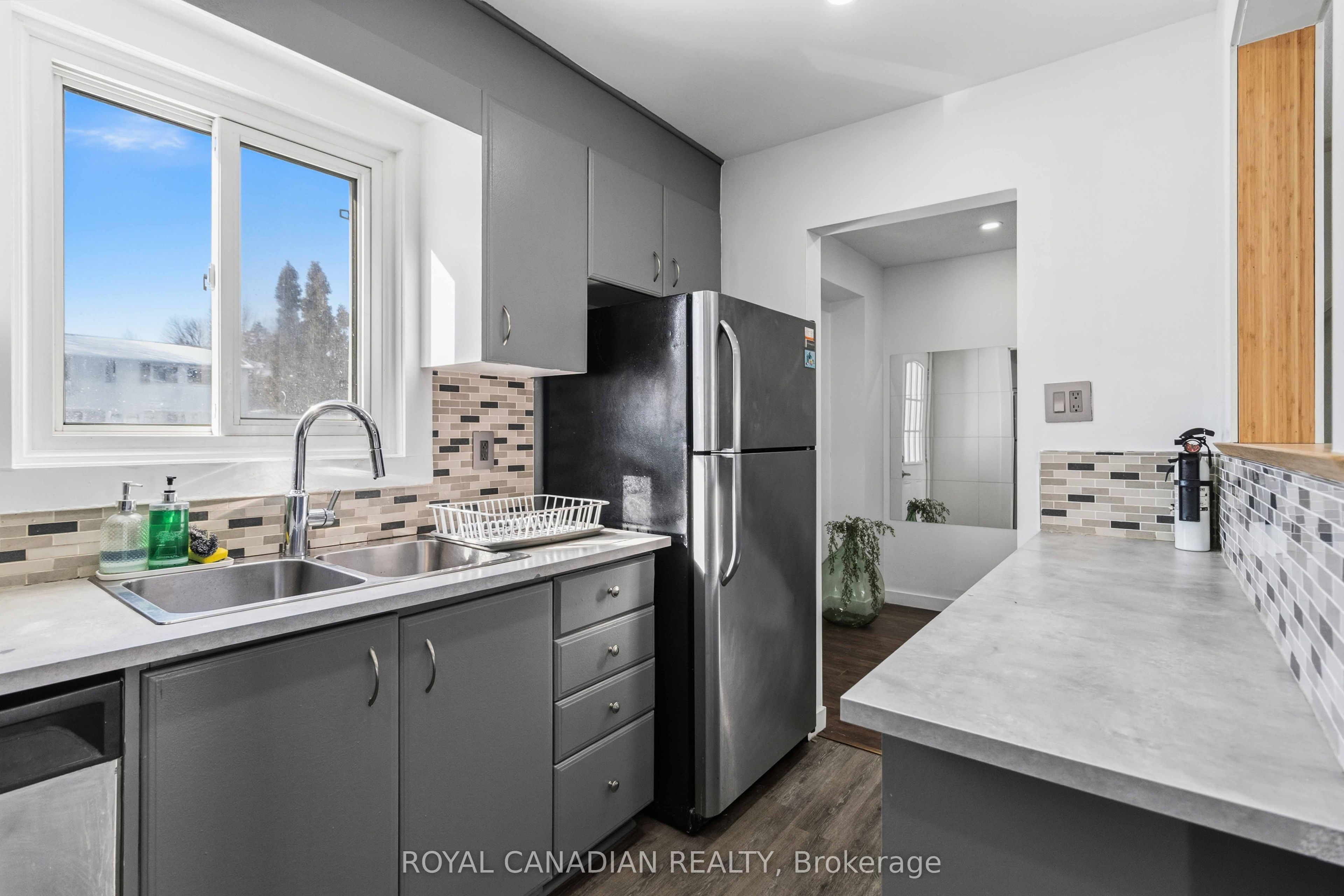 9 Horatio Court, Brampton, ON L6S 1X8 photo 4