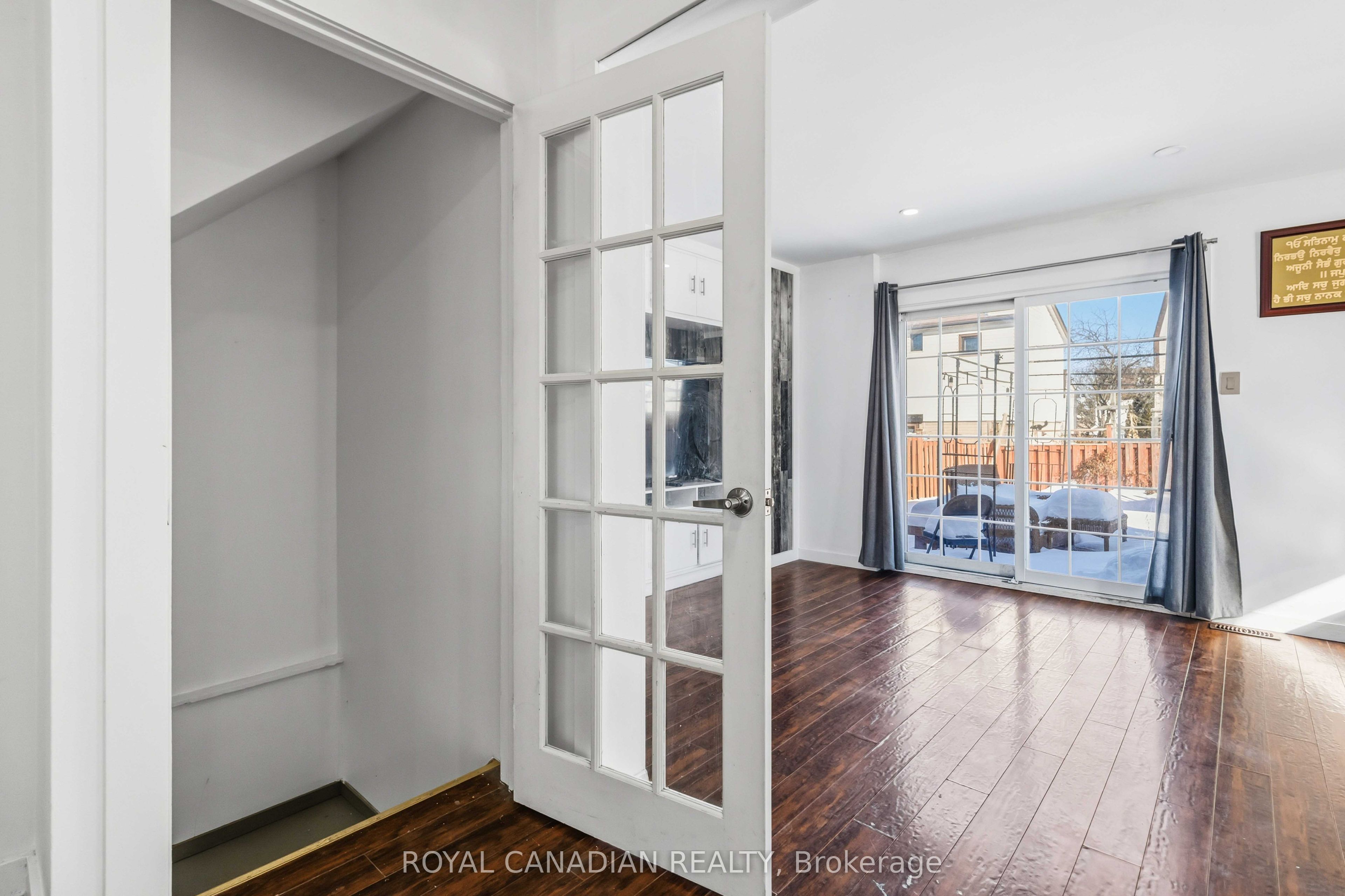 9 Horatio Court, Brampton, ON L6S 1X8 photo 5