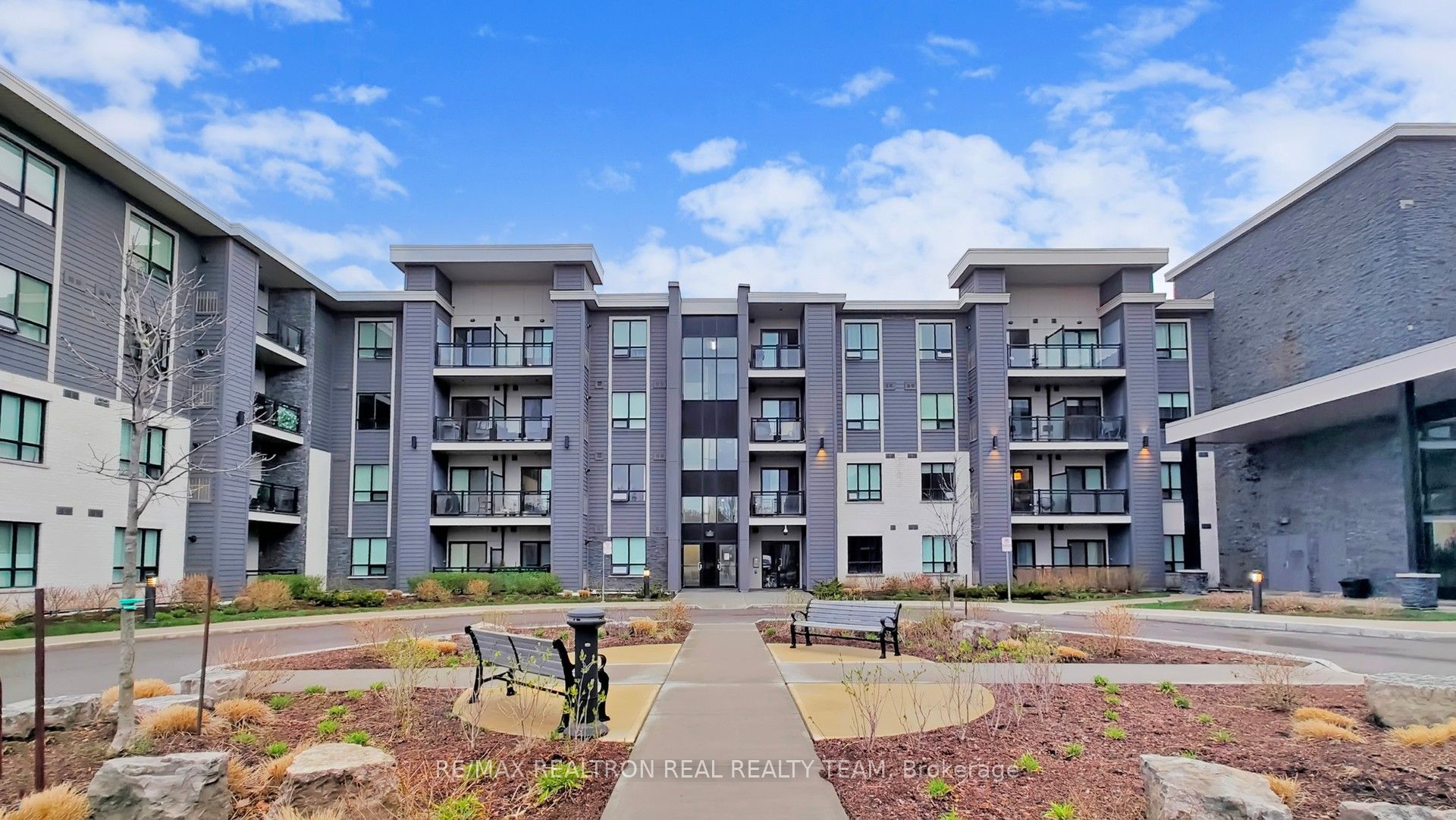 3170 Erin Mills Parkway 332, Mississauga, ON L5L 0B6 photo 2
