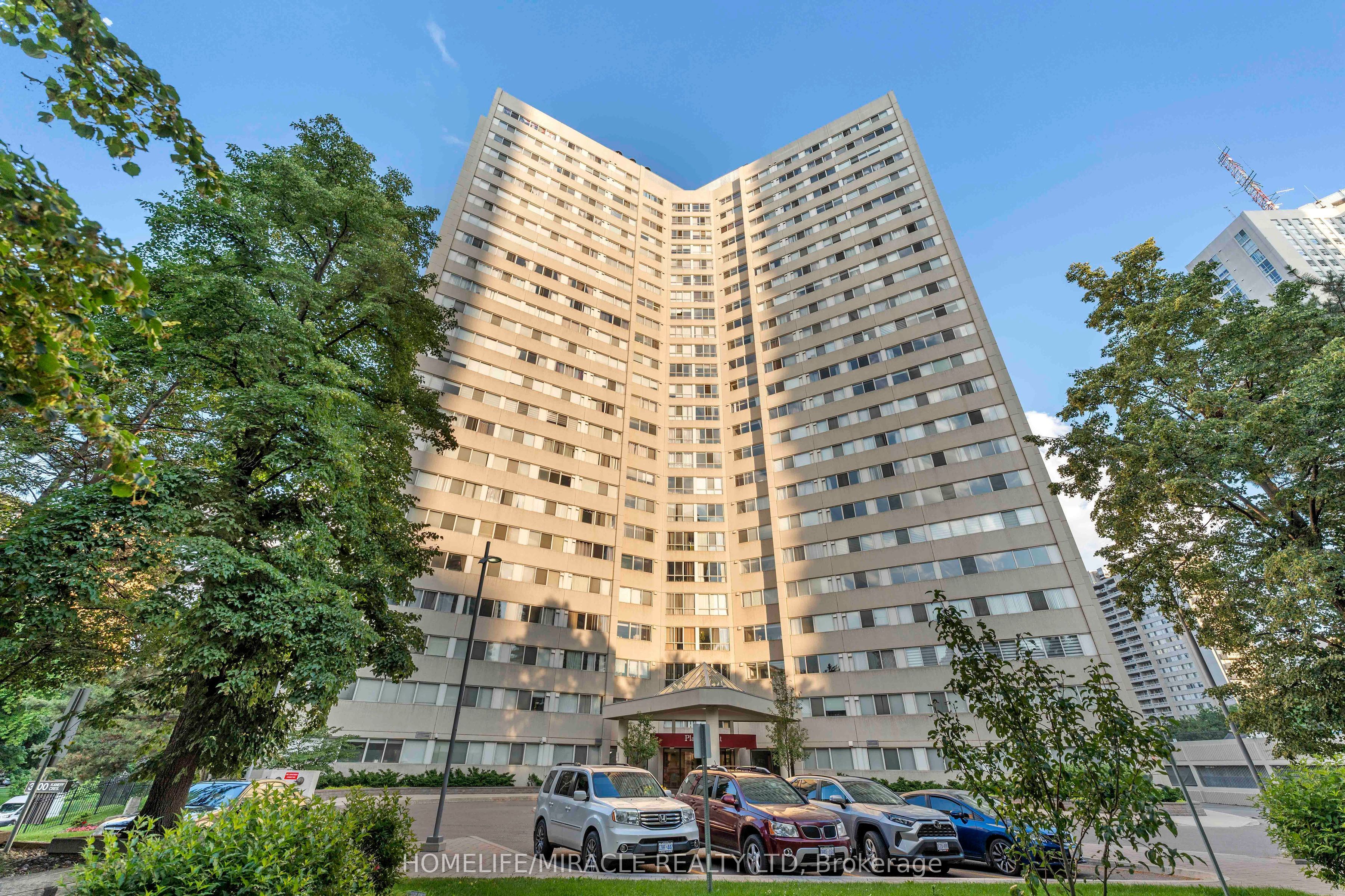 3700 Kaneff Crescent N 202, Mississauga, ON L5A 4B8