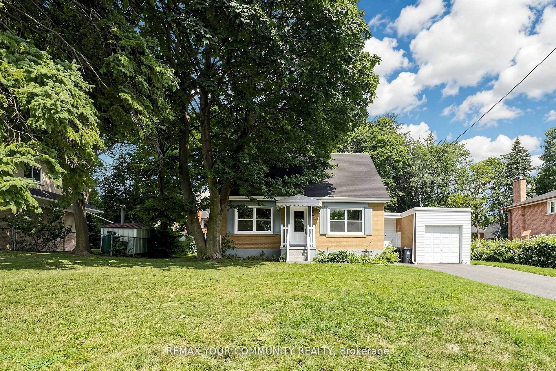 22 Havenridge Drive, Toronto, ON M9P 3M4