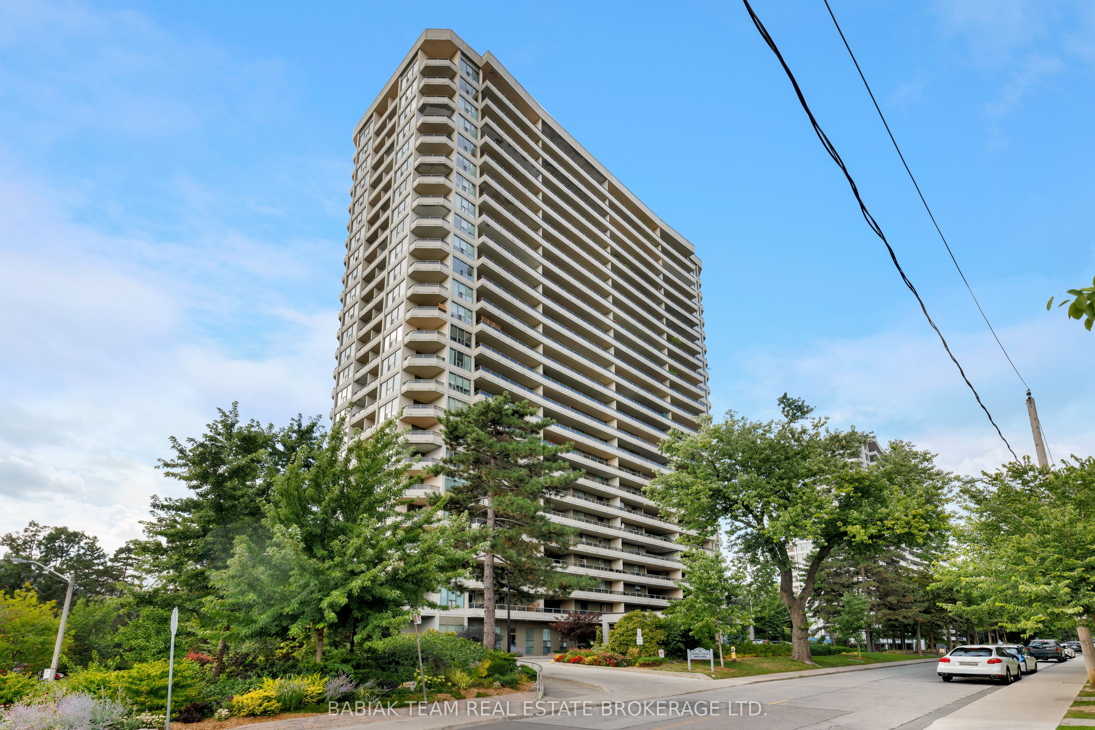 50 Quebec Avenue 705, Toronto, ON M6P 4B4