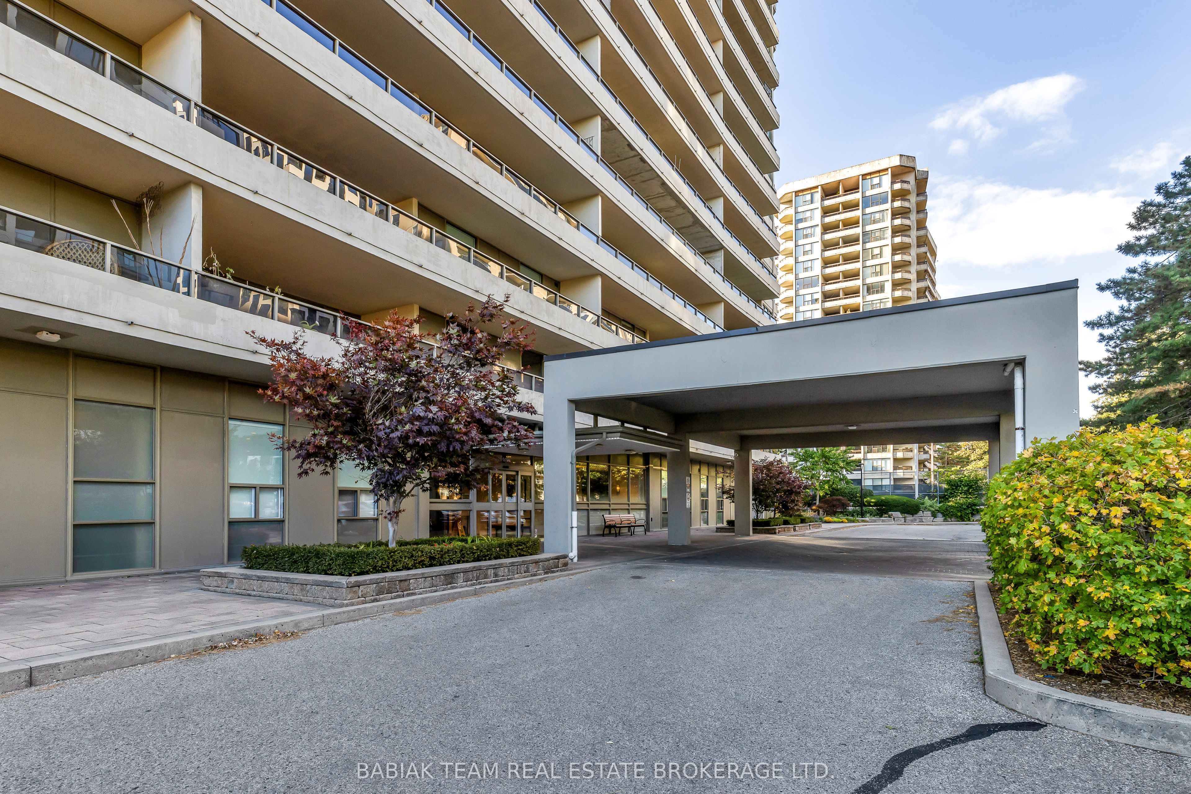 50 Quebec Avenue 705, Toronto, ON M6P 4B4 photo 2