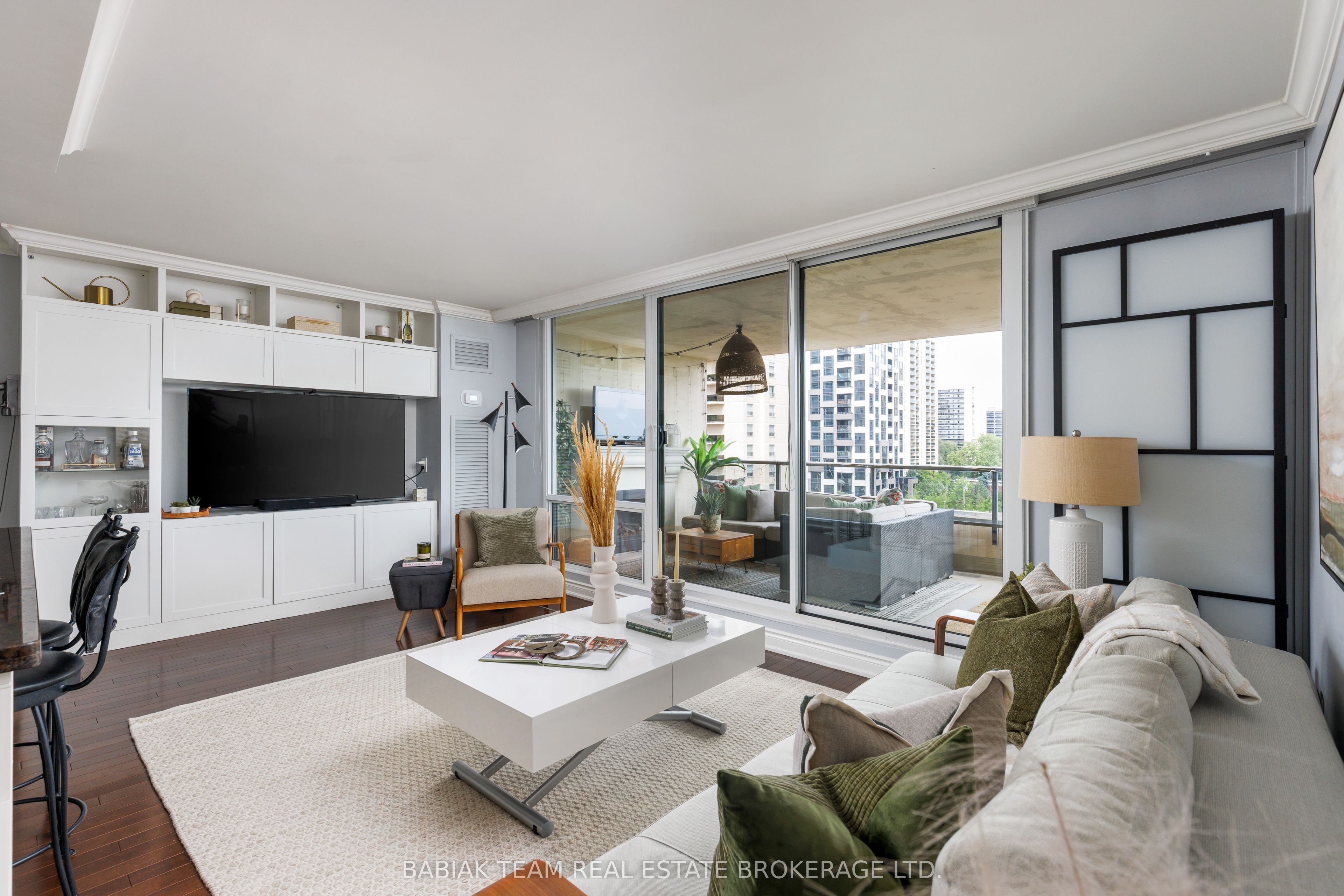 50 Quebec Avenue 705, Toronto, ON M6P 4B4 photo 4