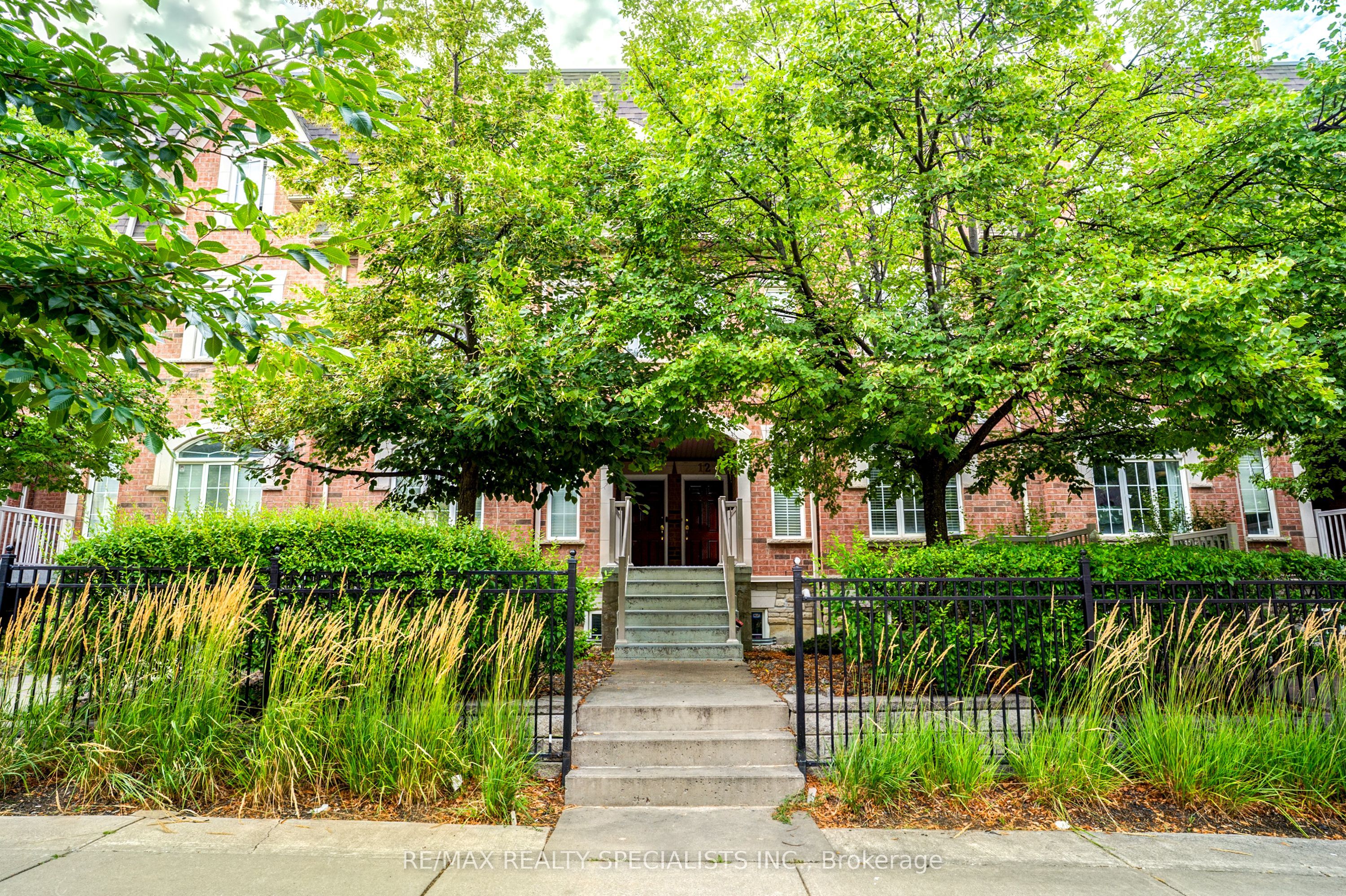 615 Shoreline Drive 11, Mississauga, ON L5B 4K4