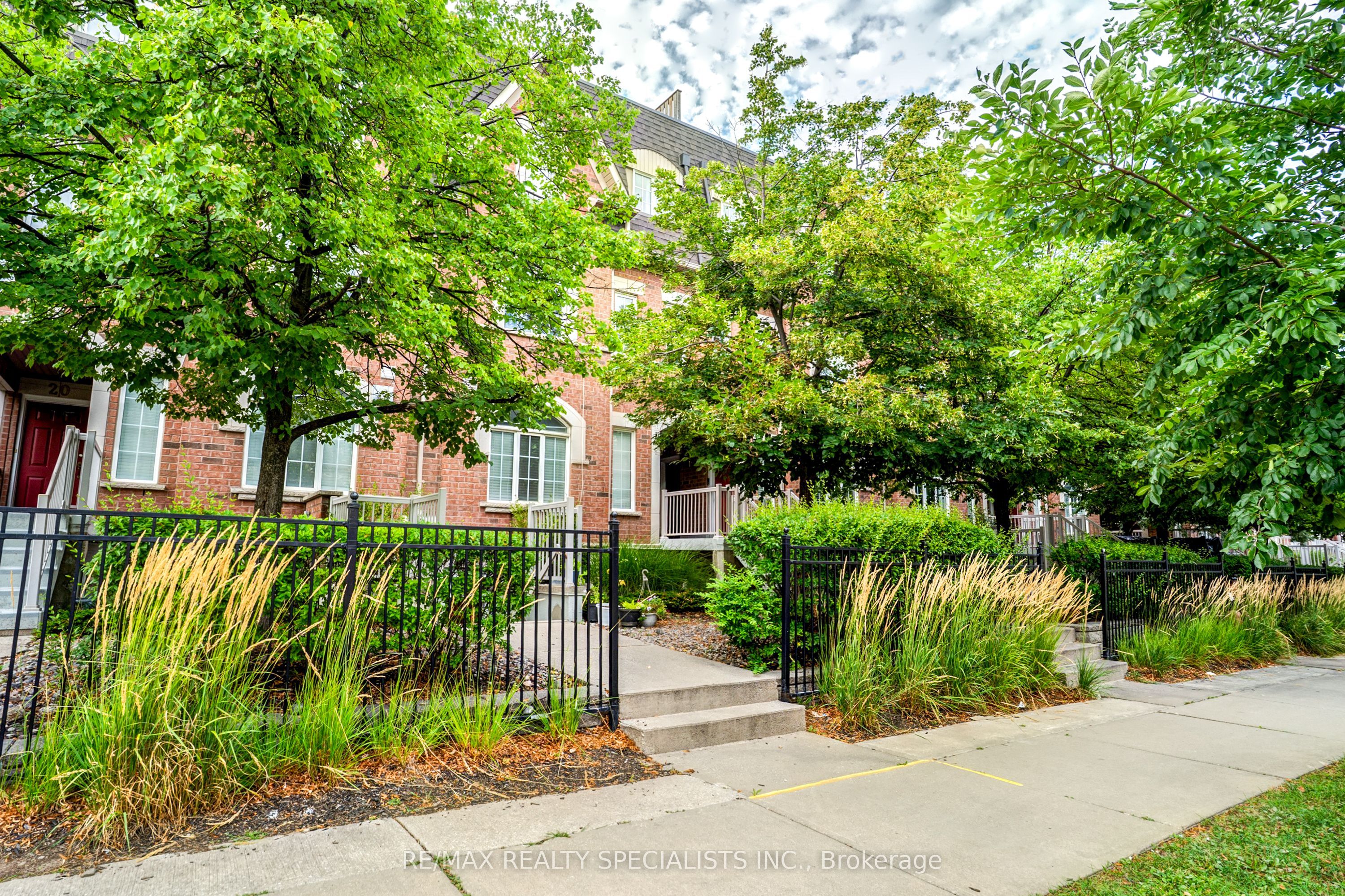 615 Shoreline Drive 11, Mississauga, ON L5B 4K4 photo 5