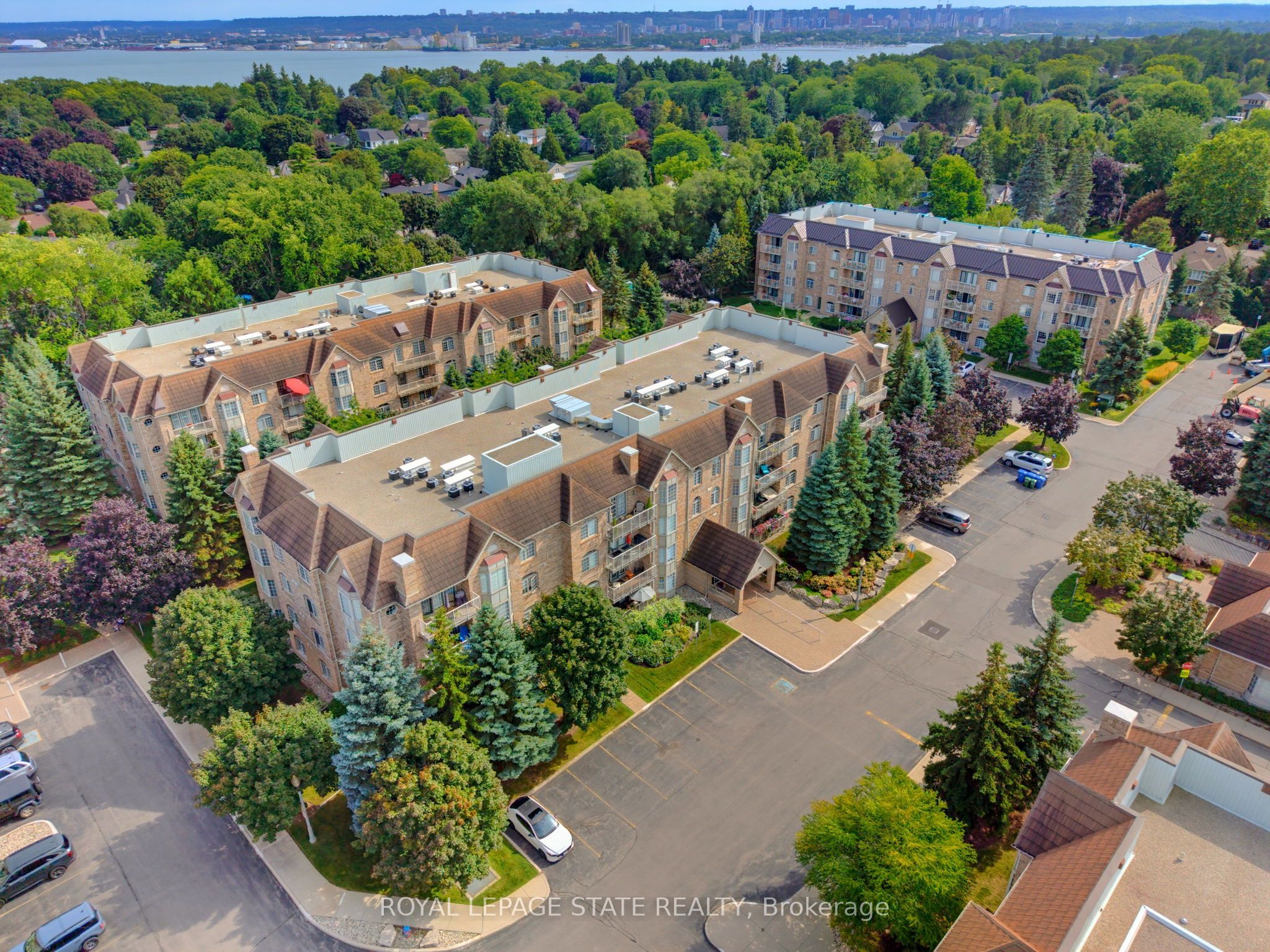 216D Plains Road West Road W 309, Burlington, ON L7T 4K8