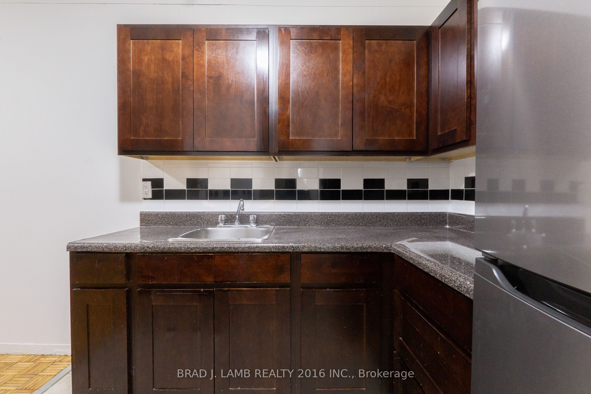 4 Hill Heights Road 406, Toronto, ON M8Y 1Z1 photo 3
