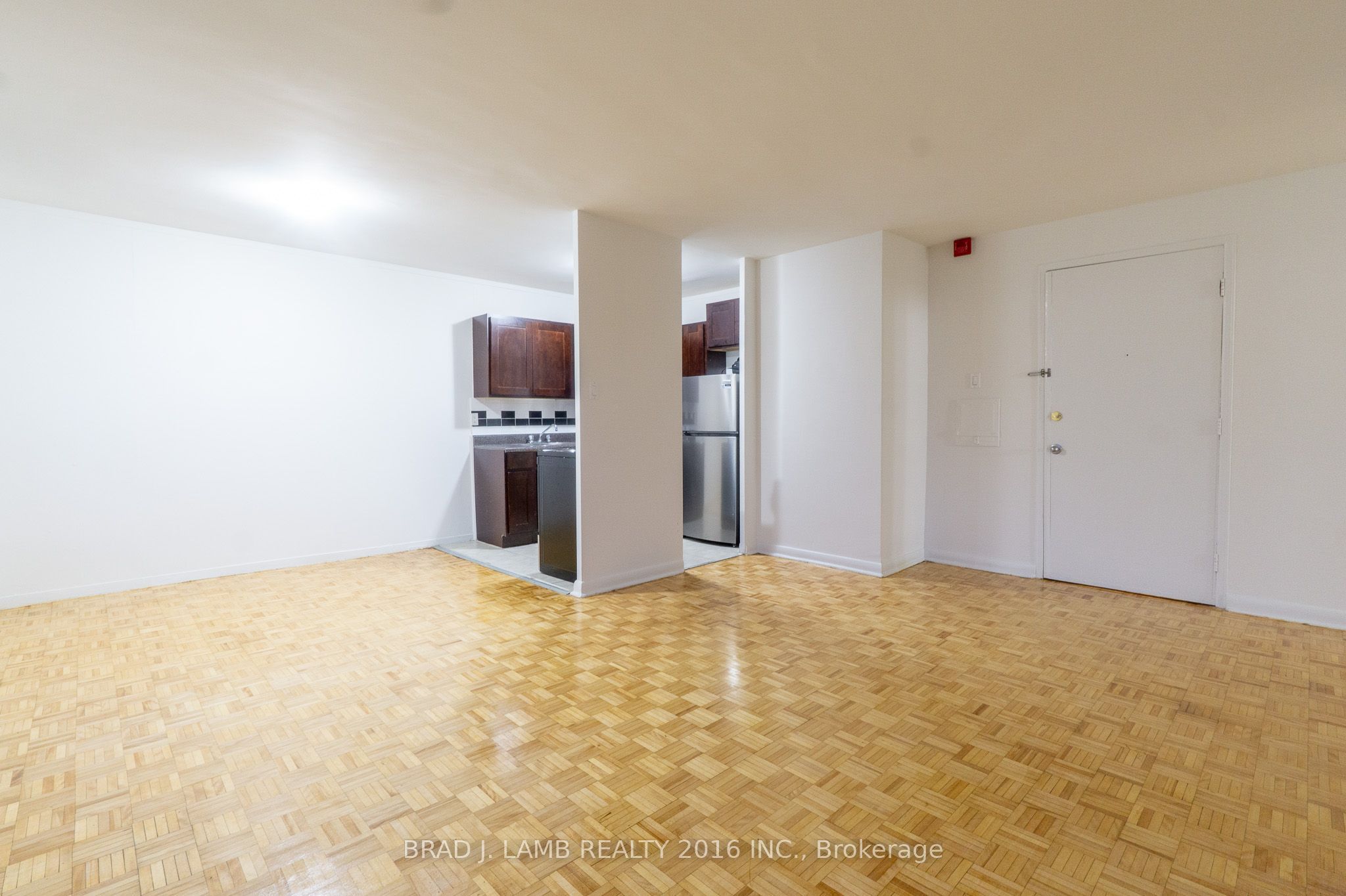 4 Hill Heights Road 406, Toronto, ON M8Y 1Z1 photo 5