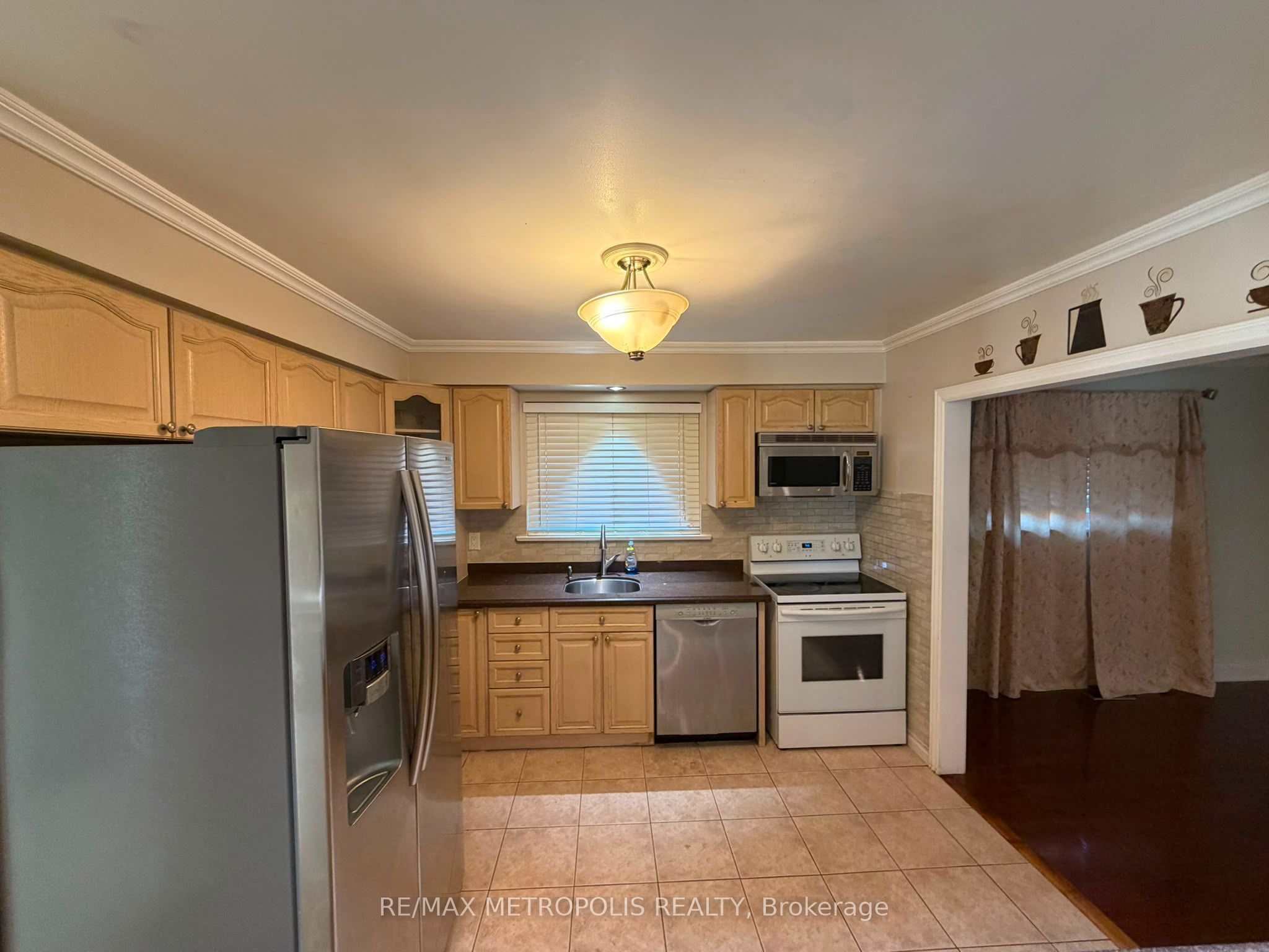 37 Carlyle Crescent Upper, Brampton, ON L6W 2Y9 photo 2