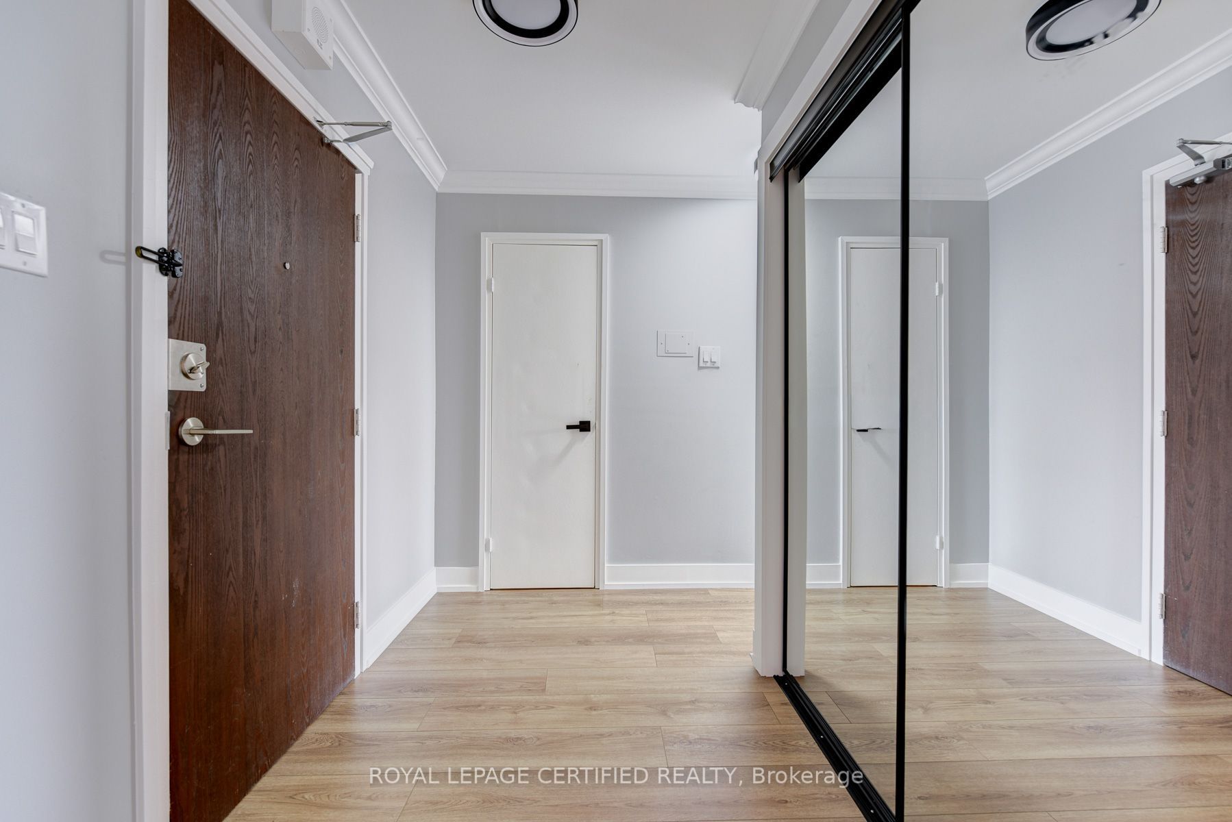 3170 Kirwin Avenue 301, Mississauga, ON L5A 3R1 photo 3
