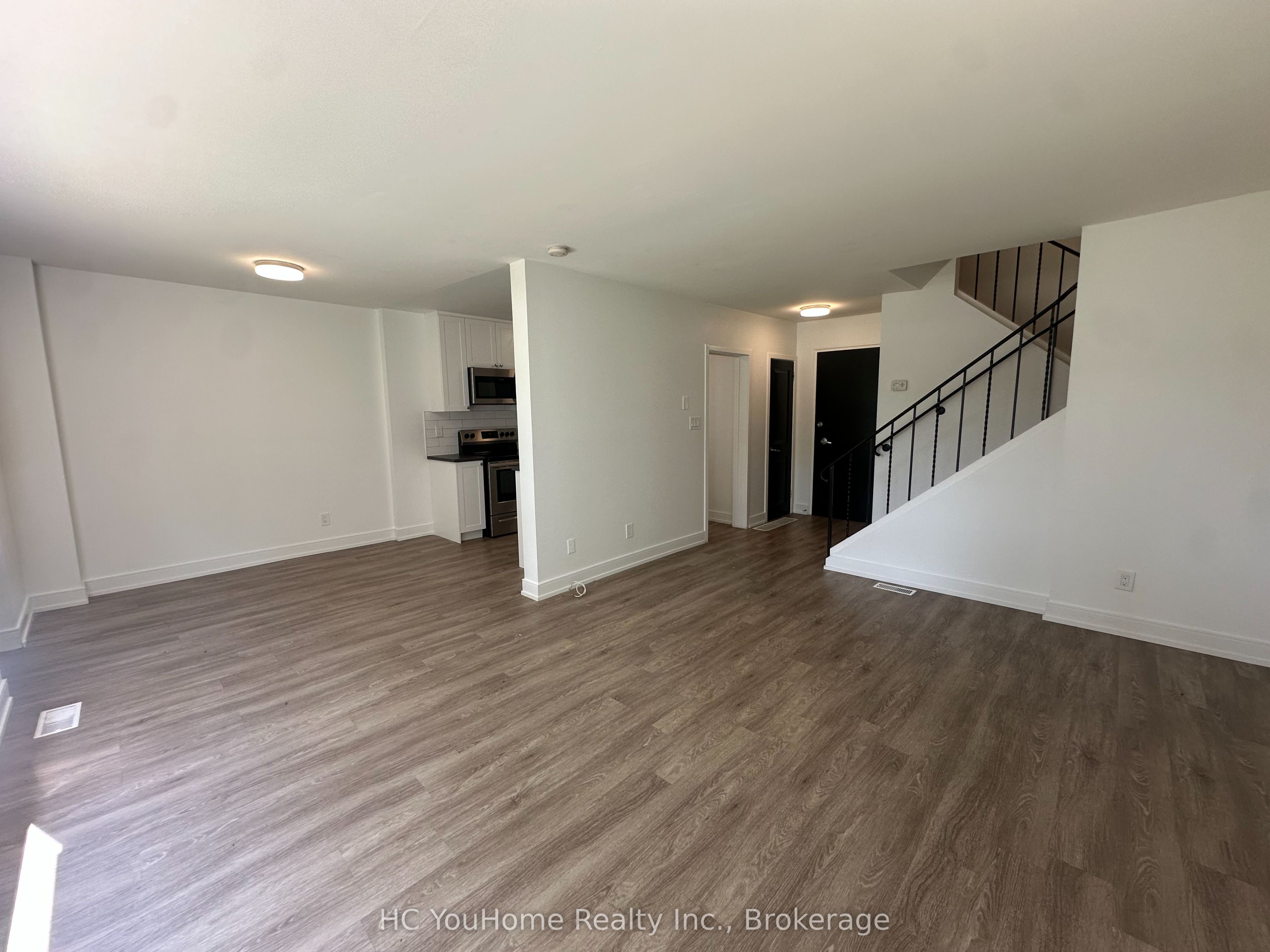 5 Cheviot Place 11, Toronto, ON M9A 2E3 photo 3