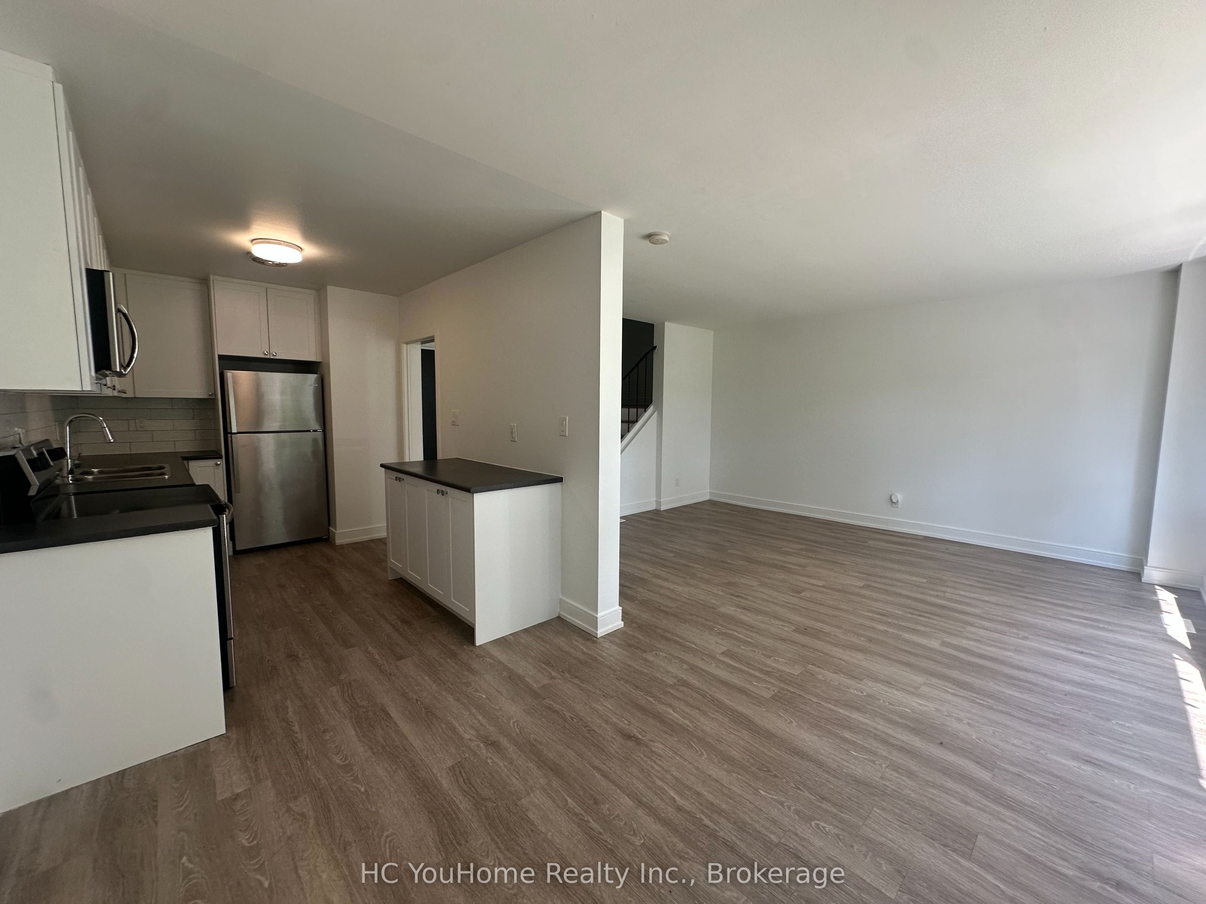 5 Cheviot Place 11, Toronto, ON M9A 2E3 photo 4