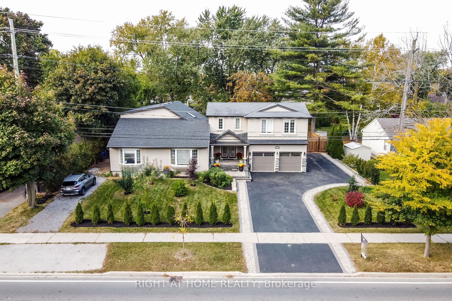 2463 Rebecca Street, Oakville, ON L6L 2B1