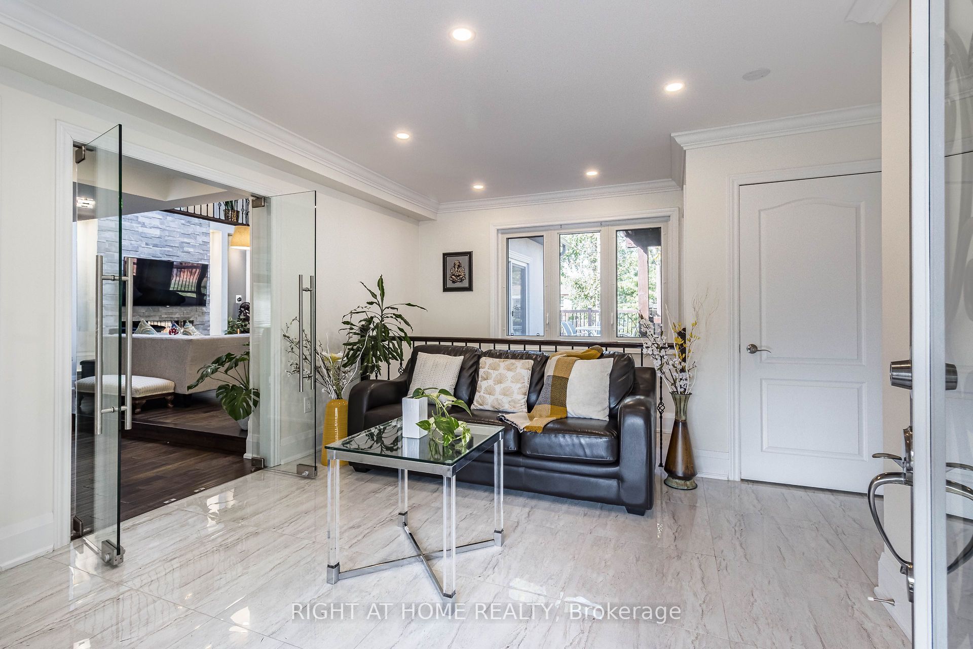 2463 Rebecca Street, Oakville, ON L6L 2B1 photo 3