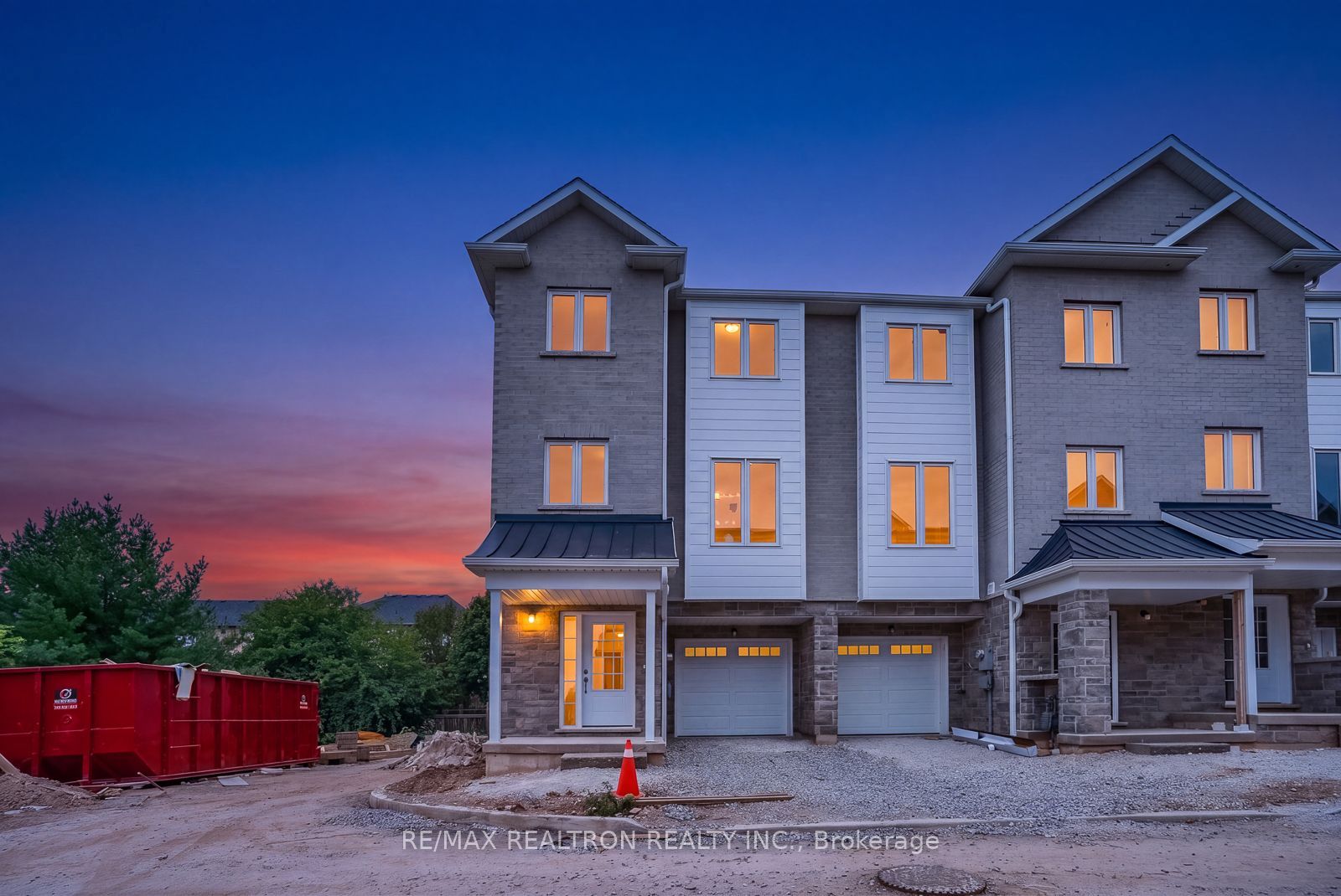 5261 Heeks Common, Burlington, ON L7L 7B6
