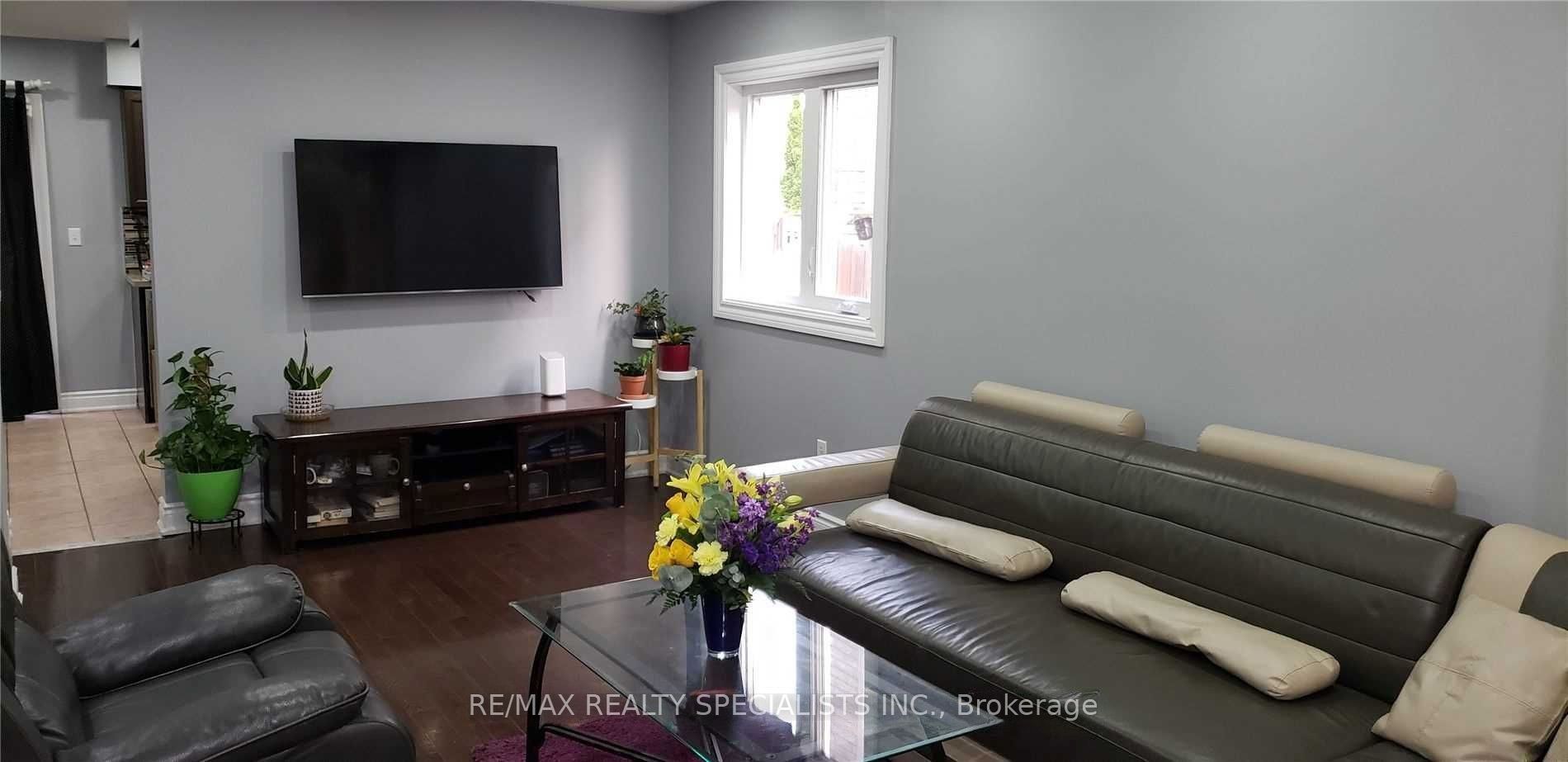 1361 Quest Circle MAIN & 2ND, Mississauga, ON L5N 8B7 photo 4
